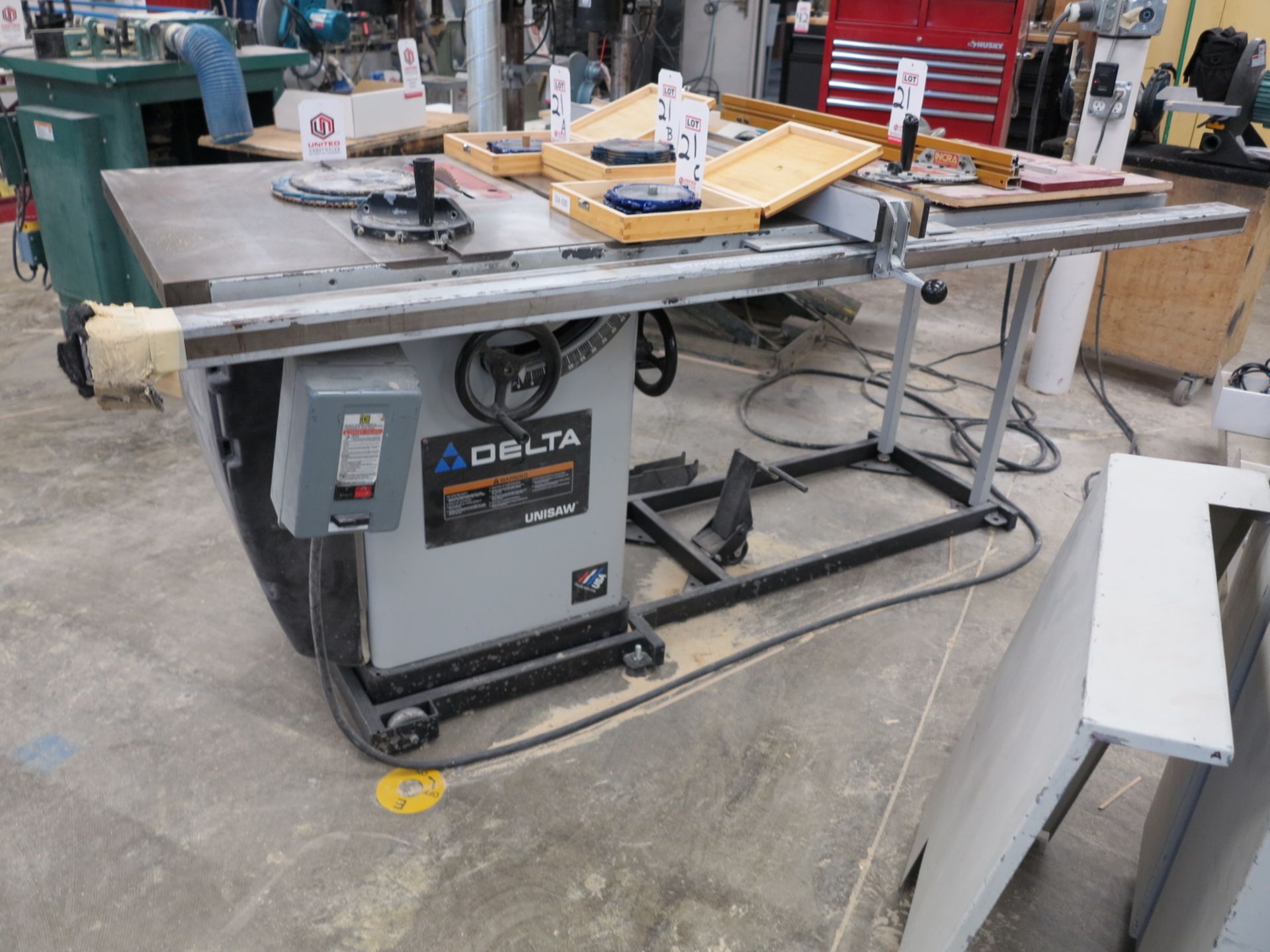 DELTA 10" UNISAW TABLE SAW W/ BIESEMEYER FENCE - Image 2 of 3