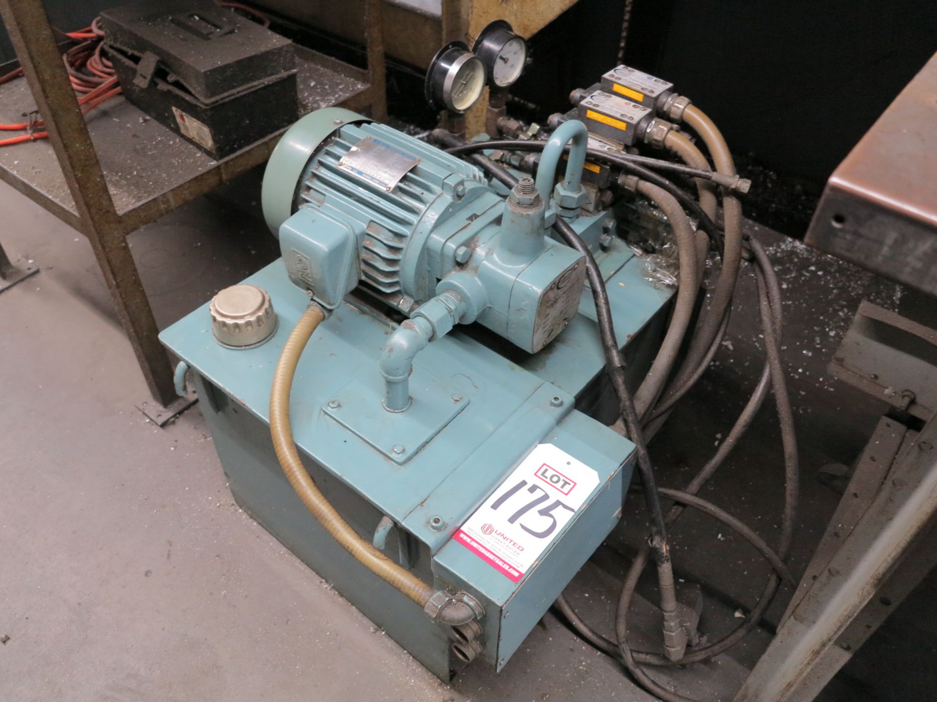 2 HP HYDRAULIC PUMP/TANK, W/ SERVO'S AND GAUGES - Image 2 of 2