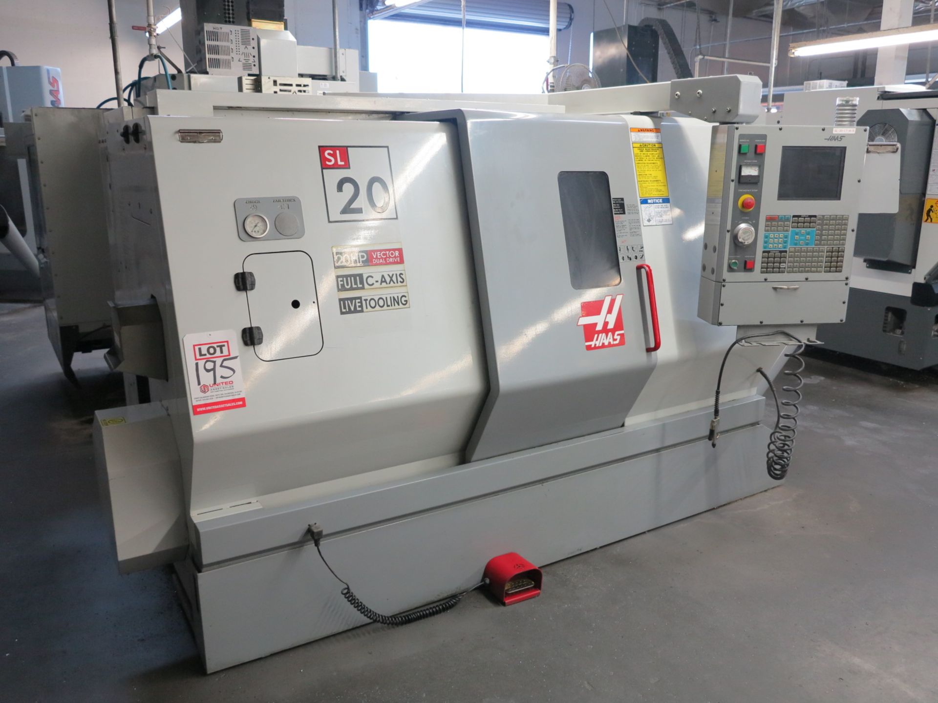 2004 HAAS SL-20 CNC TURNING CENTER, S/N 69040, FULL C-AXIS, LIVE TOOLING, COLLET CHUCK, 23" SWING, - Image 2 of 9