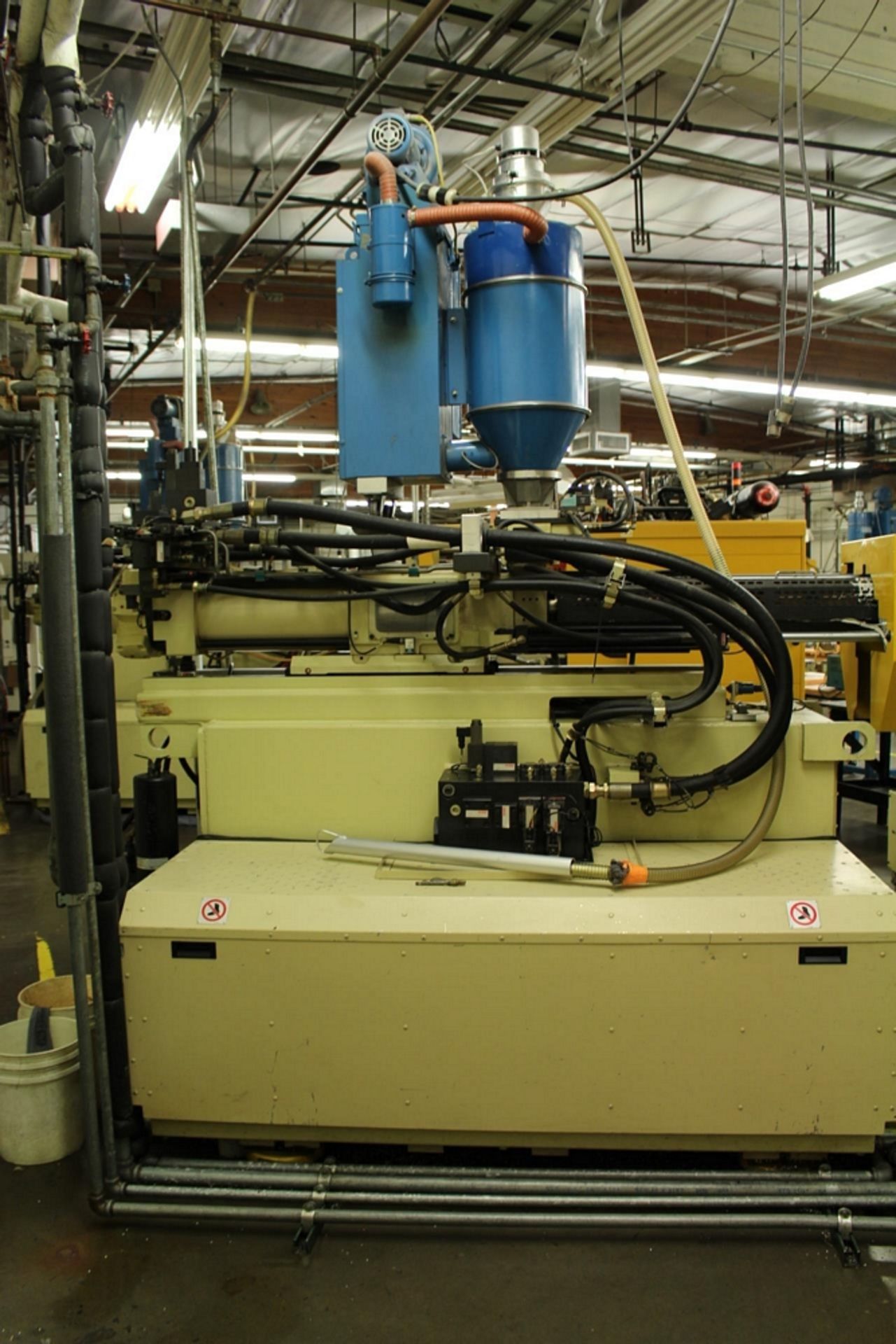1995 HUSKY 225-TON INJECTION MOLDING MACHINE, MODEL G225GEN-RS50/50, S/N 11783, 36.5" X 36.5" - Image 5 of 6