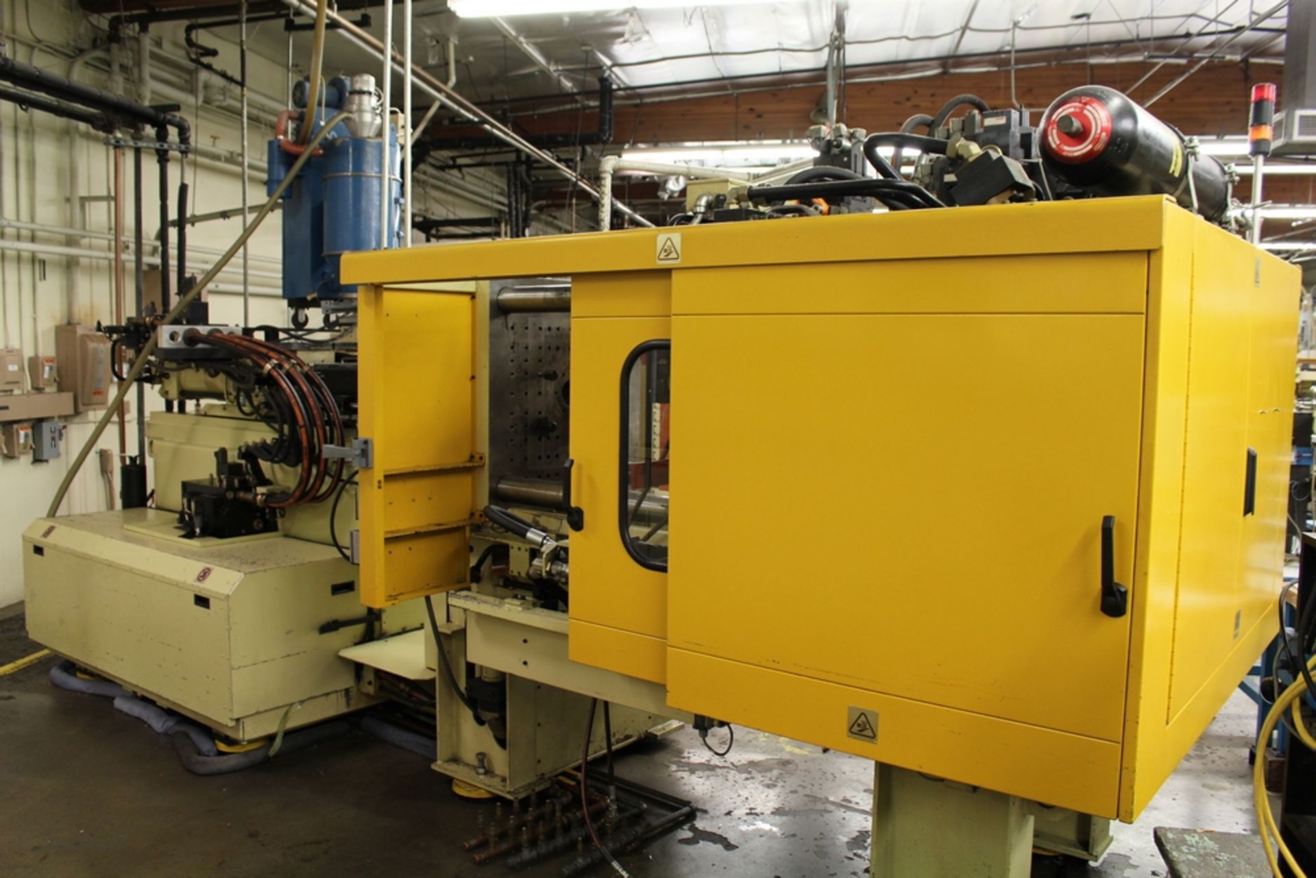 1996 HUSKY 225-TON INJECTION MOLDING MACHINE, MODEL G225GEN-RS50/50, S/N 12483, 36.5" X 36.5" - Image 7 of 8