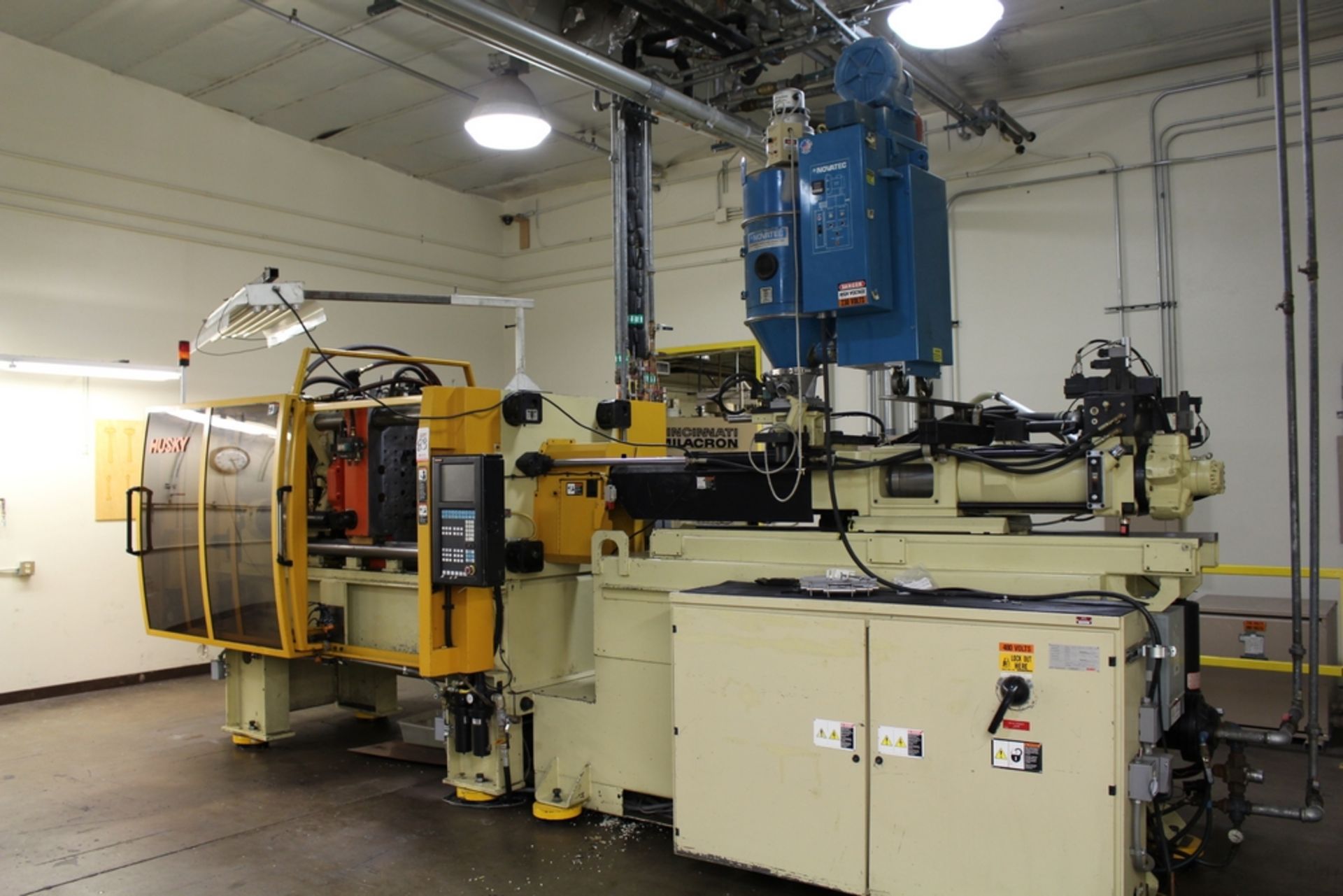 1998 HUSKY 225-TON INJECTION MOLDING MACHINE, MODEL G225GEN-RS50/50, S/N 14708, GE FANUC CONTROL, - Image 4 of 6