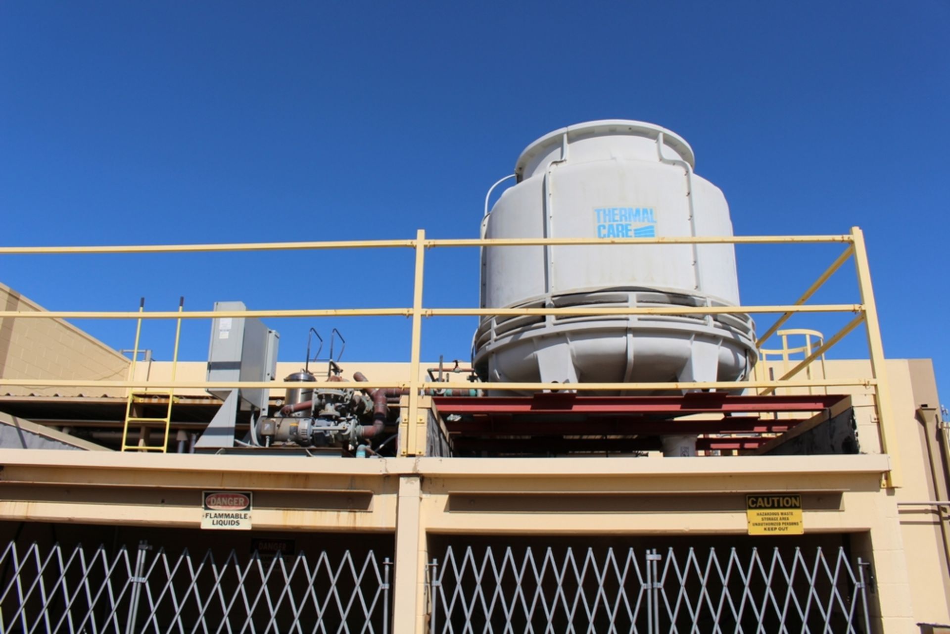 THERMAL CARE FT SERIES FIBERGLASS COOLING TOWER, MODEL FT8260, COOLING TONS: 80, 3 HP, S/N - Image 2 of 3