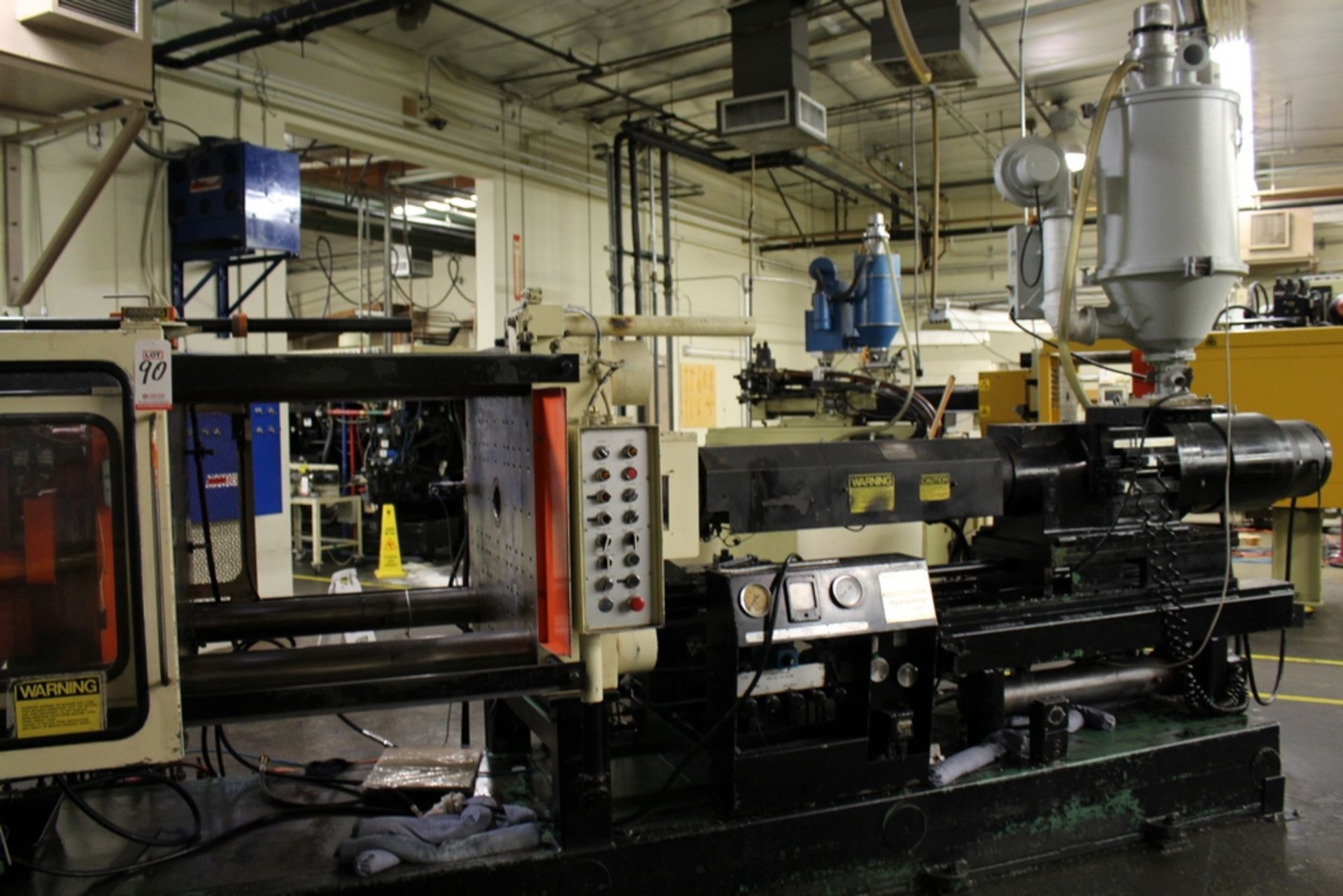 CINCINNATI MILACRON 375-TON INJECTION MOLDING MACHINE, 32 OZ MACO 3, S/N 4003A21/76-60, 38" X 38" - Image 2 of 6