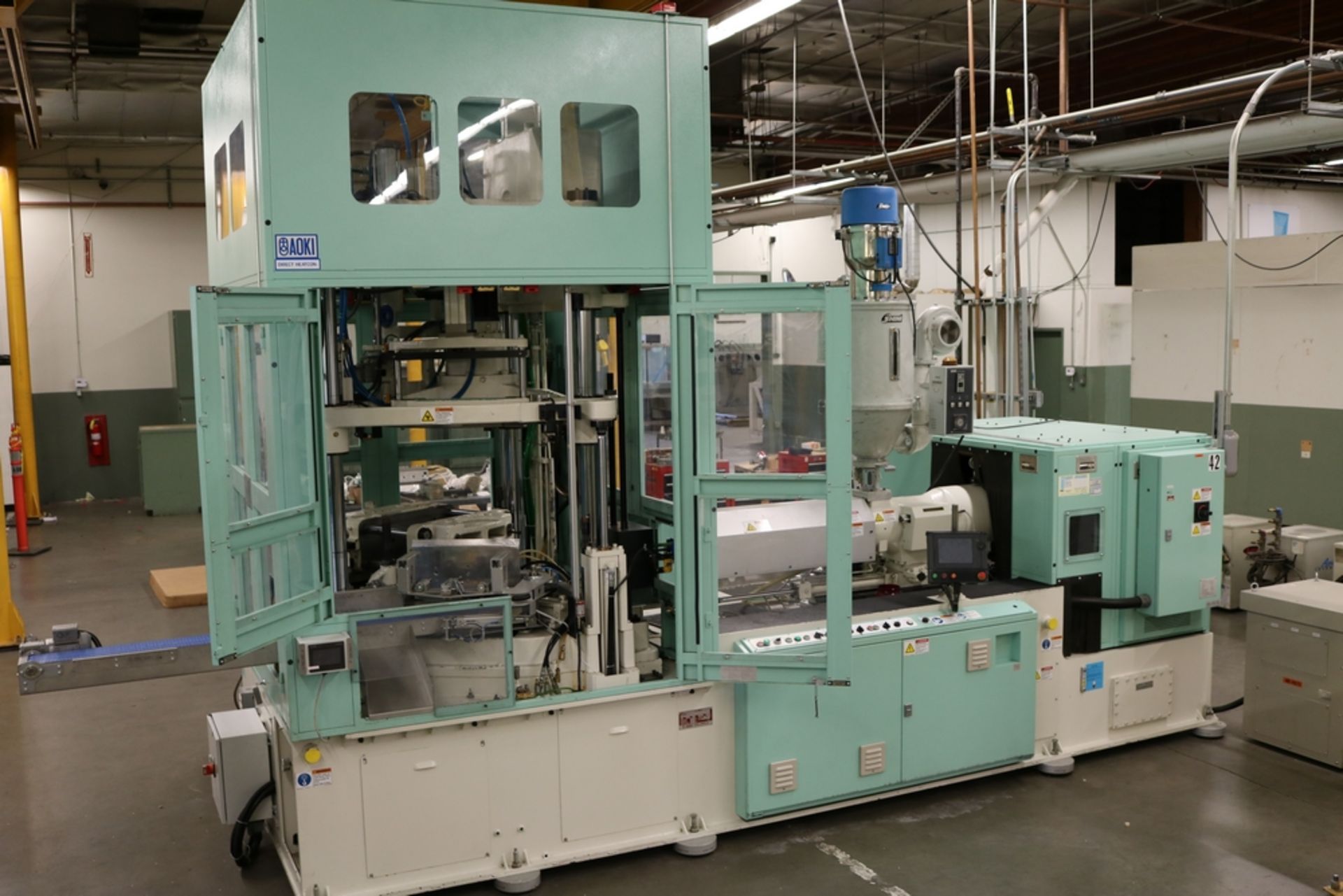 2012 AOKI SB III-250LL-50S INJECTION PET STRETCH BLOW MOLDING MACHINE, S/N SCLM0546, 50-TON, - Image 4 of 16