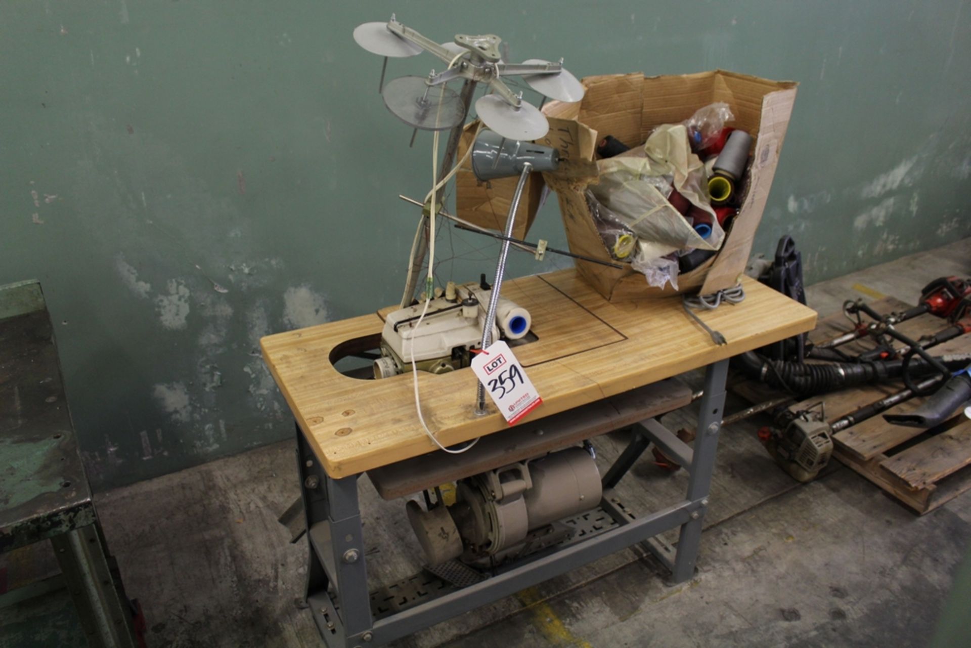 INDUSTRIAL SEWING MACHINE