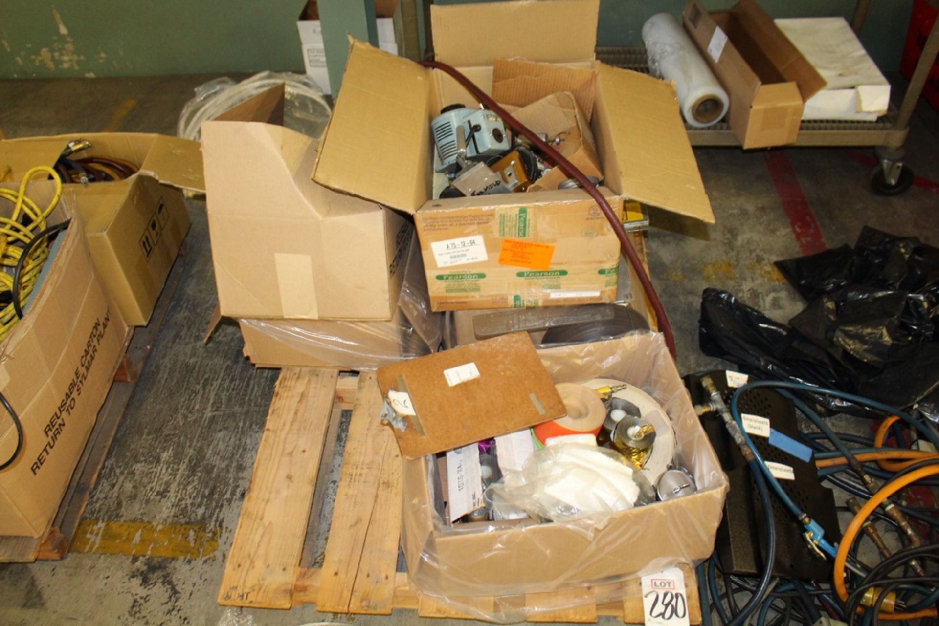 LOT - PALLET OF MISC ITEMS