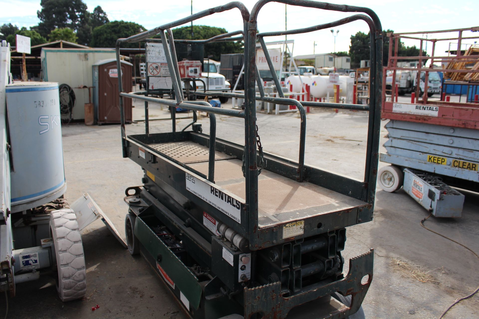 SCISSOR LIFT 90" X 24" PLATFORM, HAS BATTERIES AND IS SAID TO RUN - Image 2 of 3