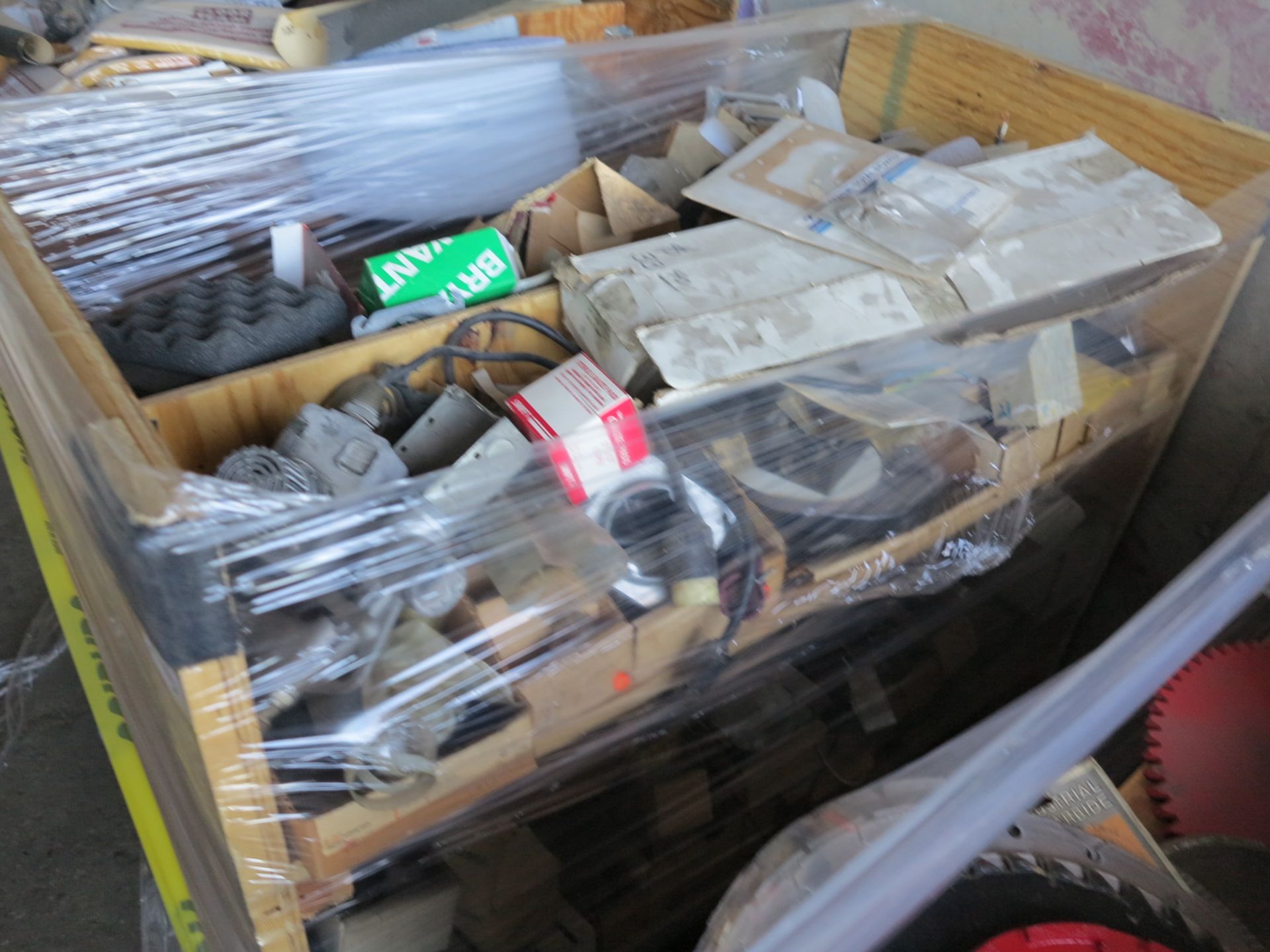 LOT - (5) CARTS TO CONTAIN: AUTOMOTIVE, PLUMBING, ELECTRICAL, SANDPAPER, FLOOR BUFFING PADS, - Image 3 of 7