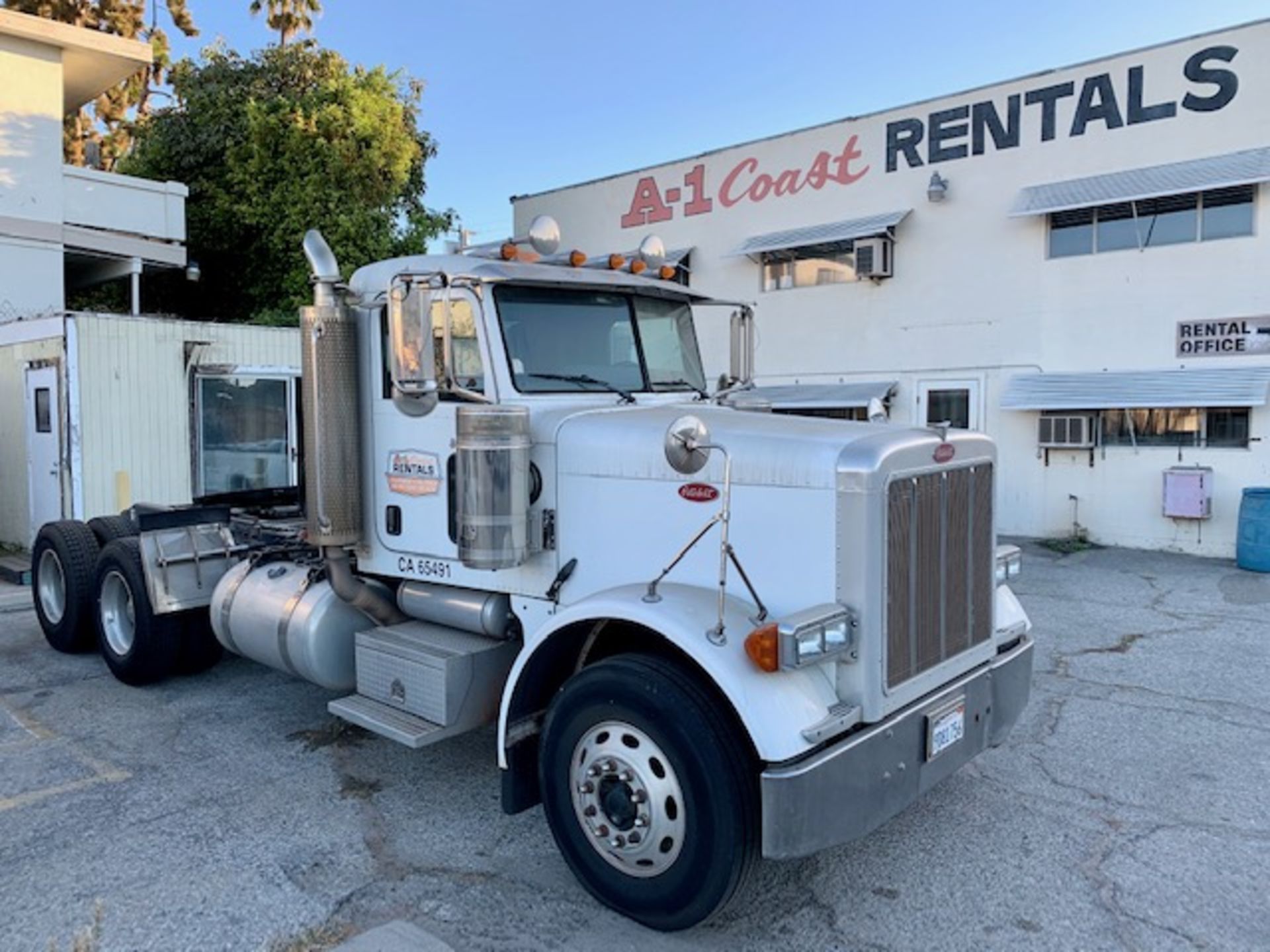 2006 PETERBILT, MODEL 379, CONVENTIONAL CAB, 6 X 4 DRIVE, CATERPILLAR 3306/C15/C16 DIESEL ENGINE, 8