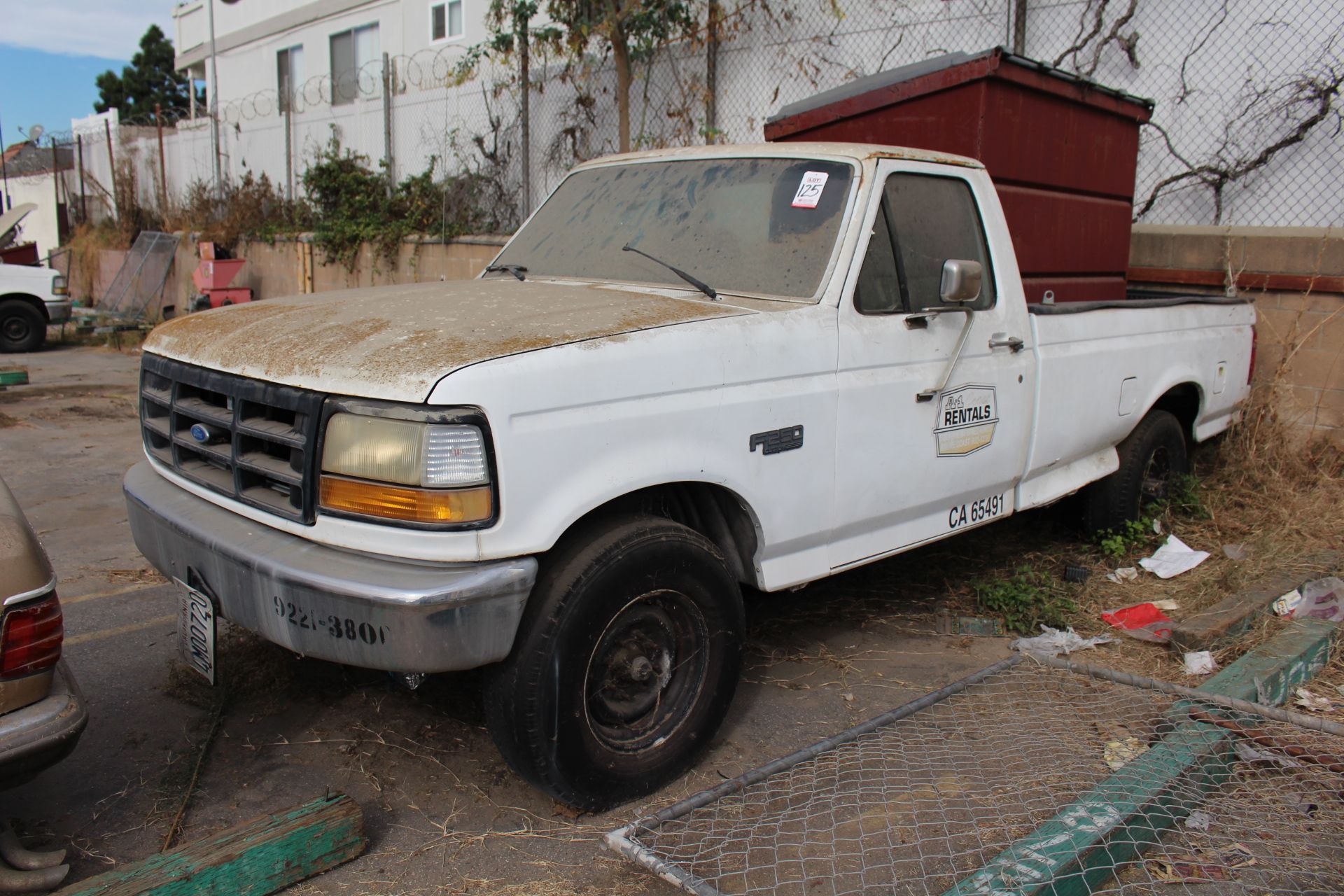 1992 FORD F250 CUSTOM, VIN 2FTHF25M4NCA27002, STANDARD CAB, 8' BED, DIESEL, LIC 4M00720, OUT OF