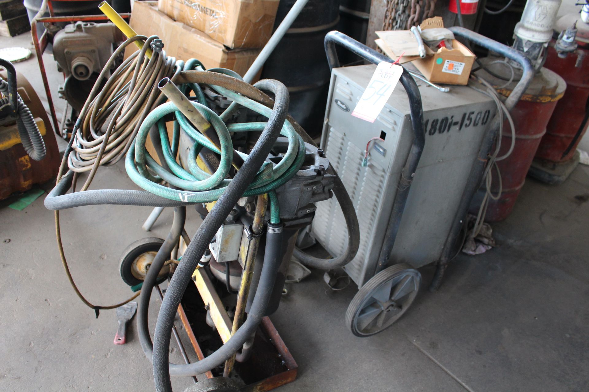 LOT - (5) PCS TO INCLUDE (2) PNEUMATIC GREASE GUN PUMPS AND DRUMS, WOODS DEHUMIDIFIER, ELECTRIC - Bild 2 aus 3