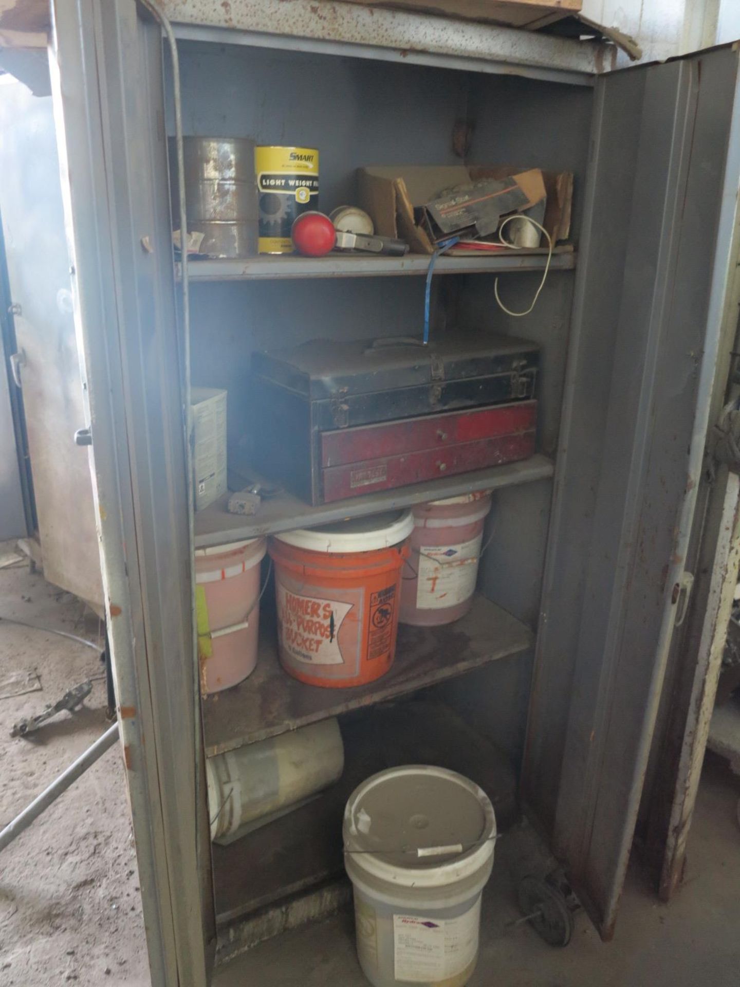 LOT - (3) STORAGE CABINETS W/ MISC CONTENTS, 15' X 28" STEEL SHELF UNIT, PALLET OF T&G CEDAR SHAKE - Image 4 of 4