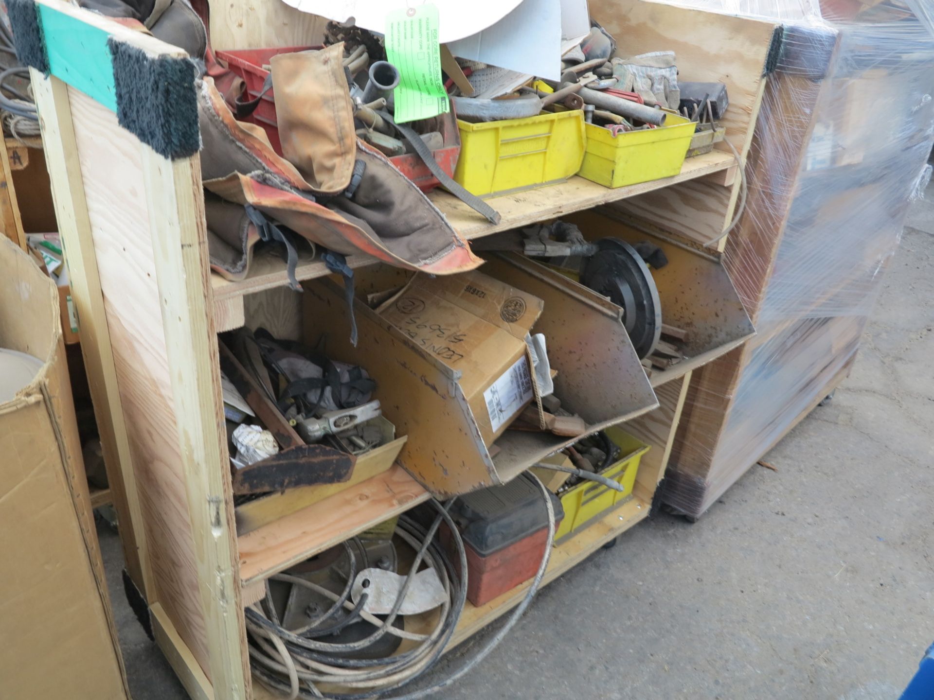 LOT - (4) CARTS TO CONTAIN: SUMP PUMPS, AUTOMOTIVE, CHEM LOCK, BOX OF MISC ITEMS - Image 5 of 5