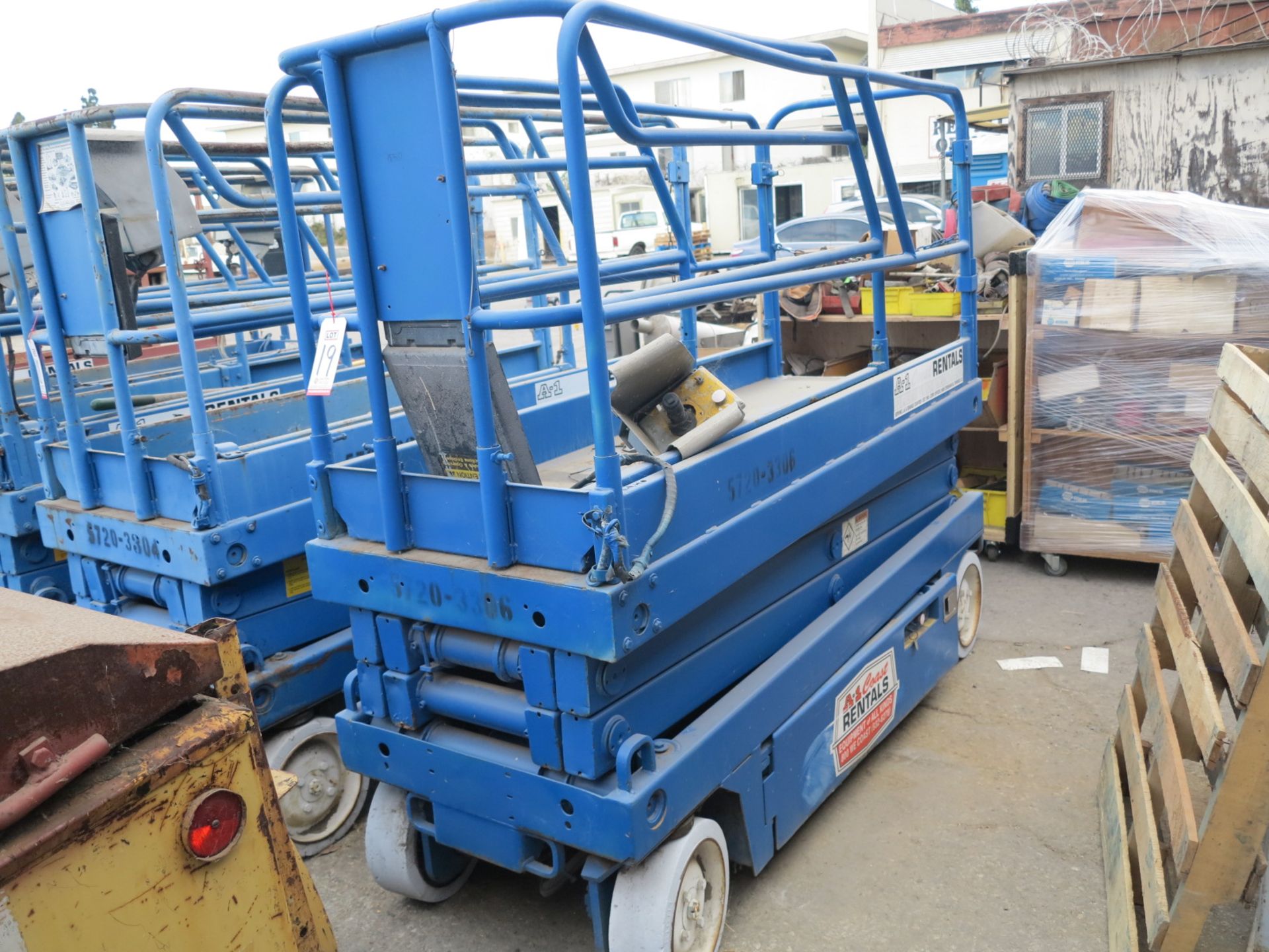 SCISSOR LIFT, 30" X 88" PLATFORM (OUT OF SERVICE)