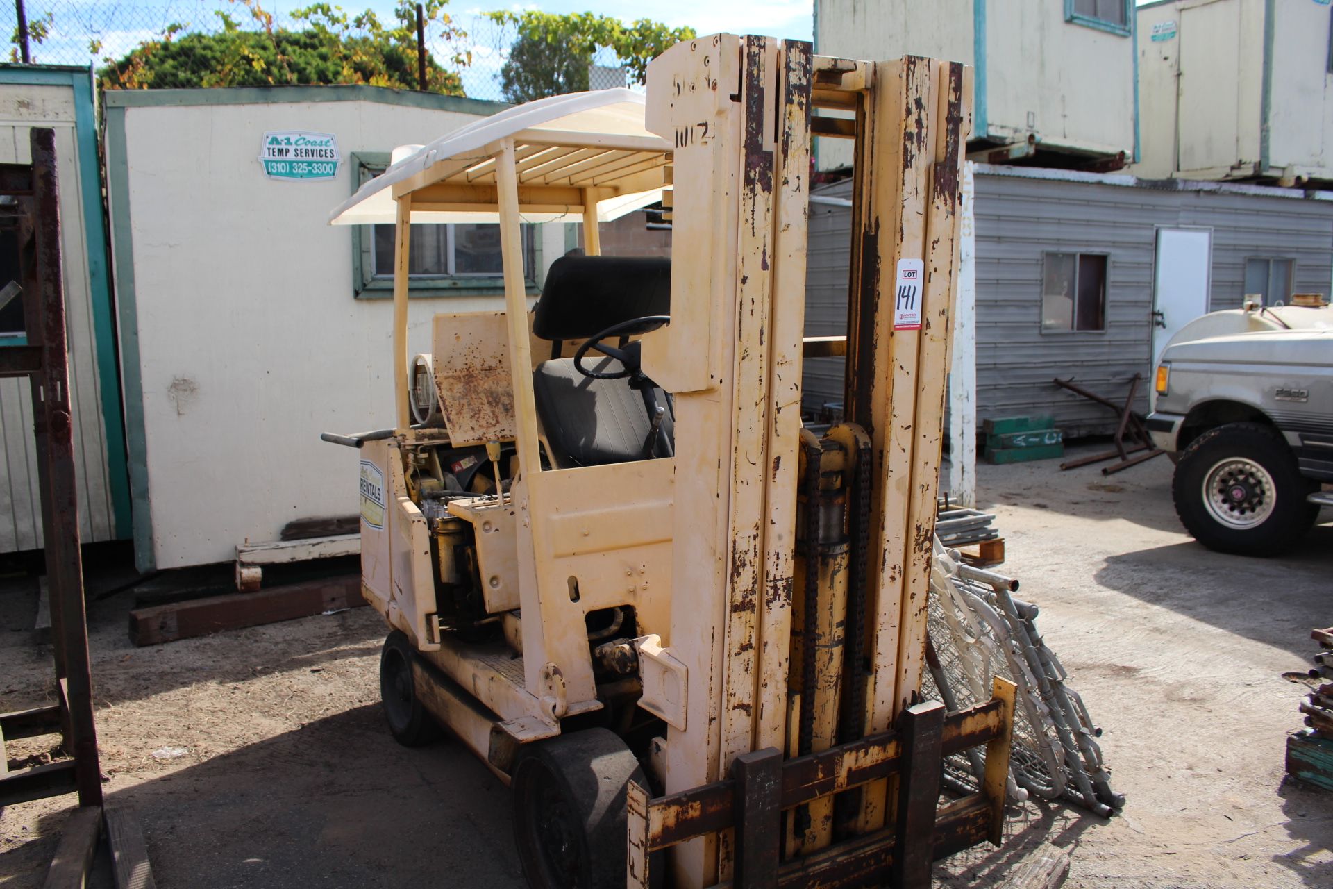 CLARK GCS30 LP FORKLIFT, 4961 HOURS, 3-STAGE MAST, SOLID TIRES, OUT OF SERVICE