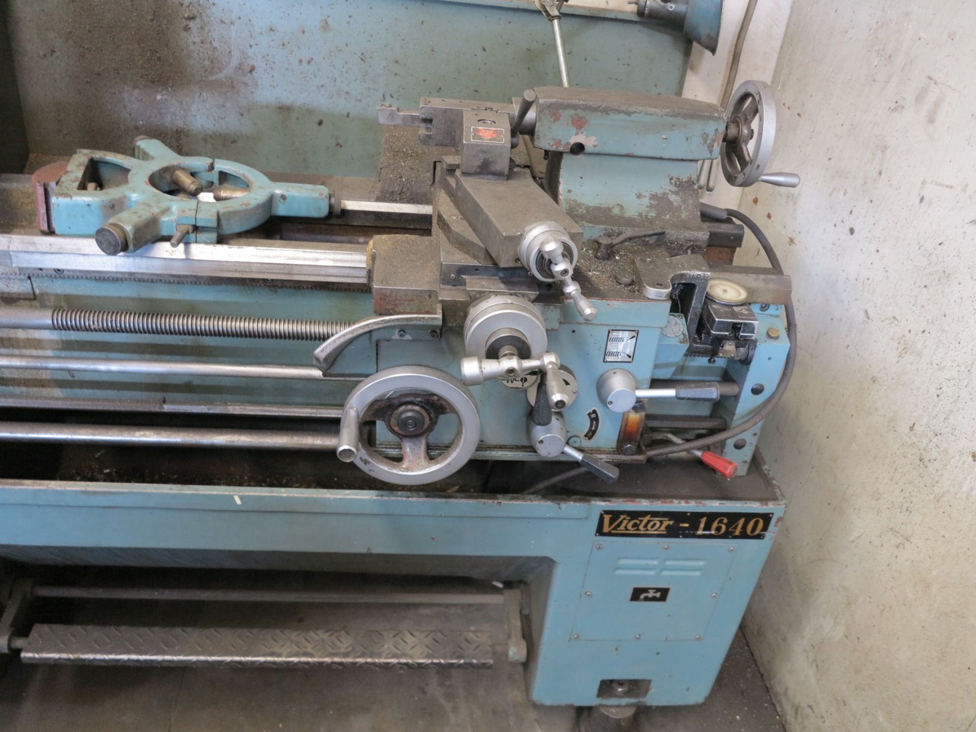 VICTOR 1640 LATHE, W/ 8" 3-JAW CHUCK, STEADY REST, TAILSTOCK - Image 3 of 3