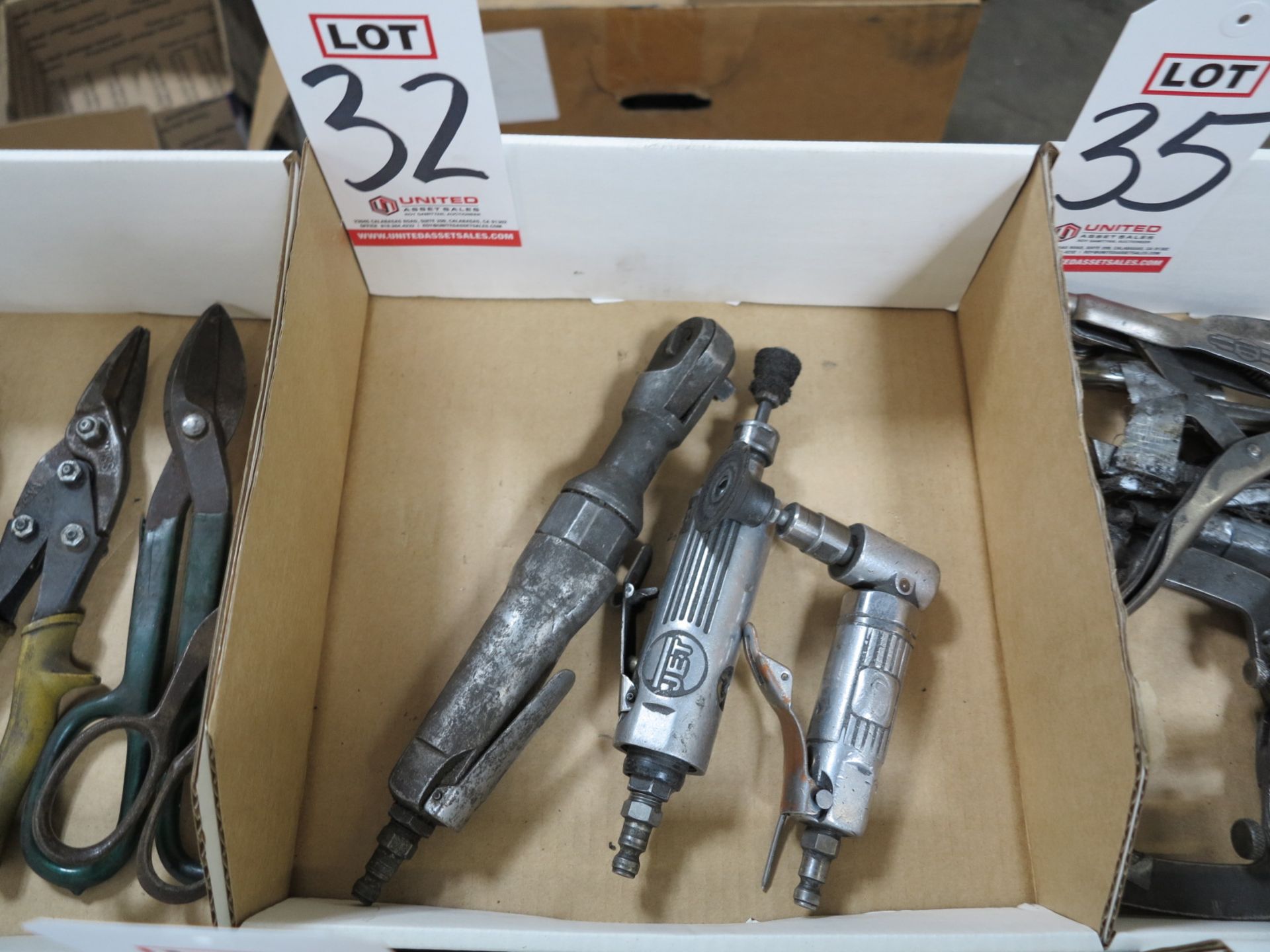 LOT - (2) PNEUMATIC DIE GRINDERS AND (1) RATCHET