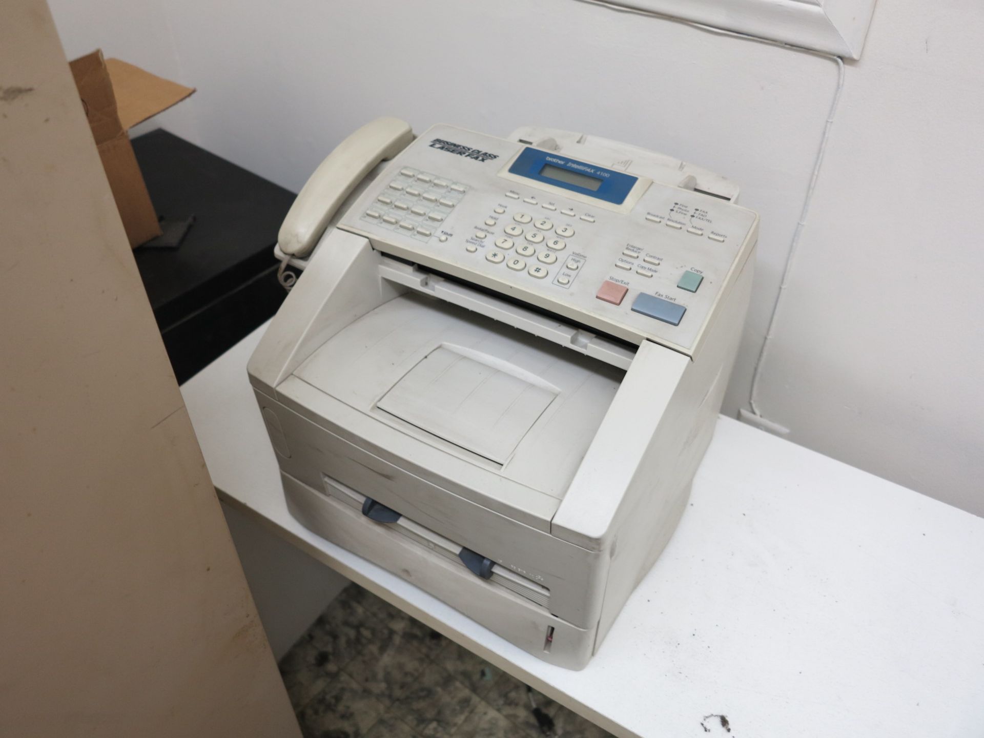 LOT - CONTENTS OF ROOM, TO INCLUDE: CANON PC940, BROTHER INTELLIFAX 4100, ALL FURNITURE AND - Image 3 of 3