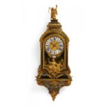 PENDULE AUF KONSOLE STIL LOUIS XV. Frankreich. Boulle Technik Schildpatt und Messing ornamental