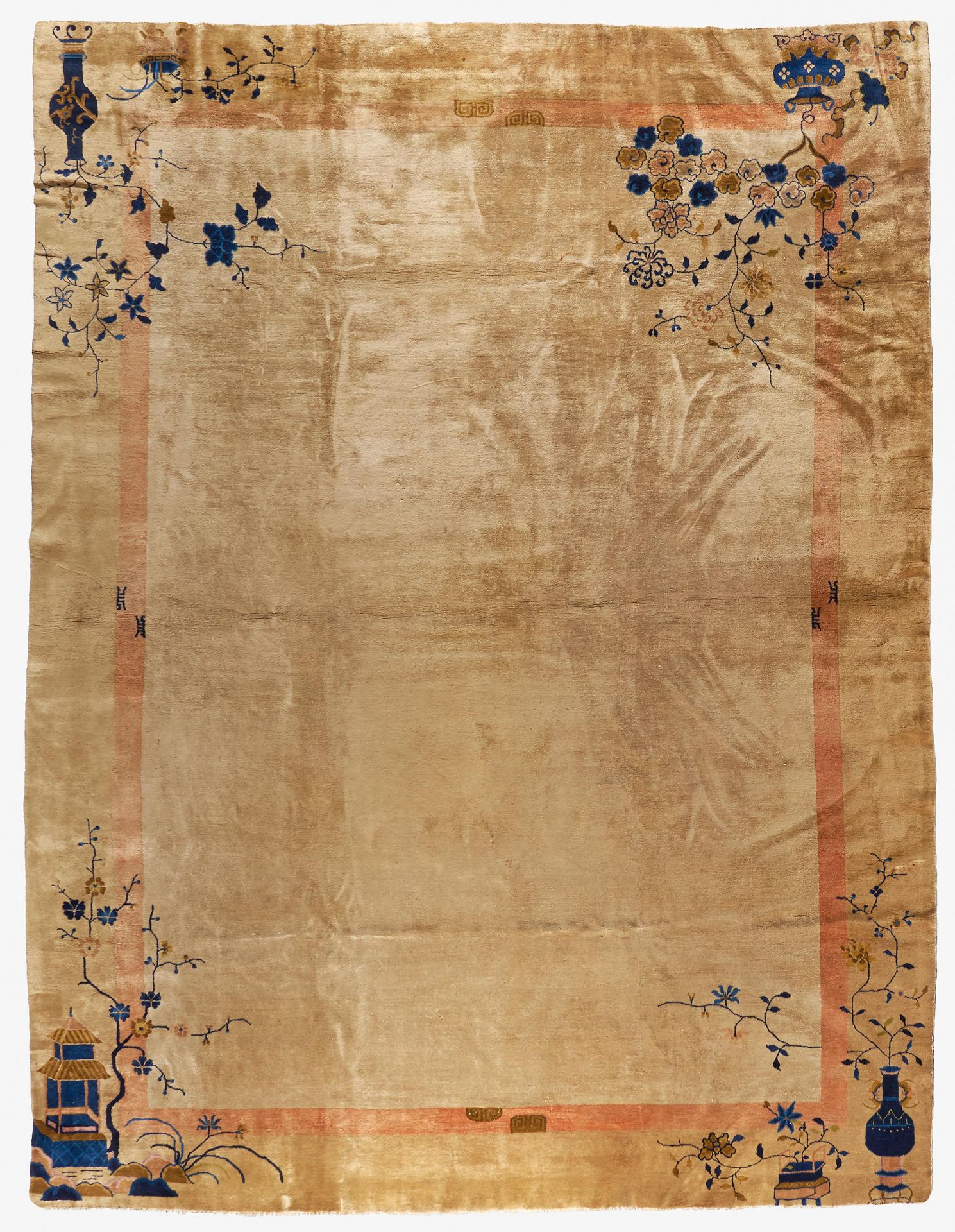 CHINA, ART DÉCO. Zustand C. 463 x 350cm. Leichte Beschädigungen an Seiten und Fransenkanten.