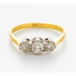 DIAMANT-RING. Deutschland, um 1940. 750/- Gelb-/Weißgold, gest., Gesamtgewicht: 1,5g. EU-RM: 46,5. 3