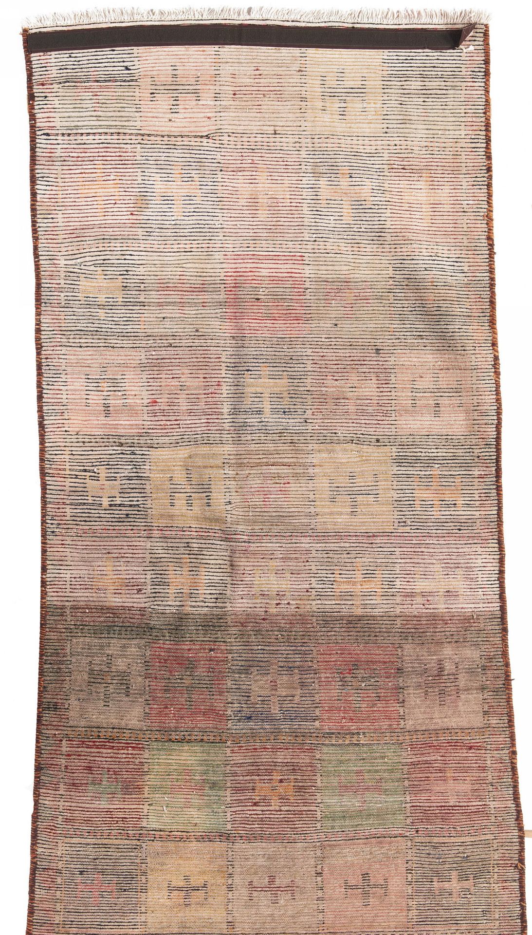 GABBEH, BACHTIAR. Um 1900. Zustand C. 257 x 116cm. (Reparaturen). Publiziert:"99 Teppiche", Sammlung - Bild 2 aus 3