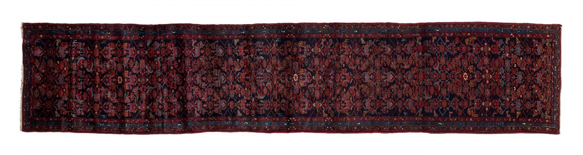 HAMADAN. Zwei Teppiche. 1 Viertel 20 Jh. Zustand C. a) 100 x 460cm, b) 97 x 472cm. a) verblichen und - Bild 3 aus 3