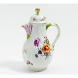 KAFFEEKANNE MIT BLUMENBOUQUETS. Meissen. 18.Jh. Porzellan, farbiges Dekor. Höhe 23,5cm.