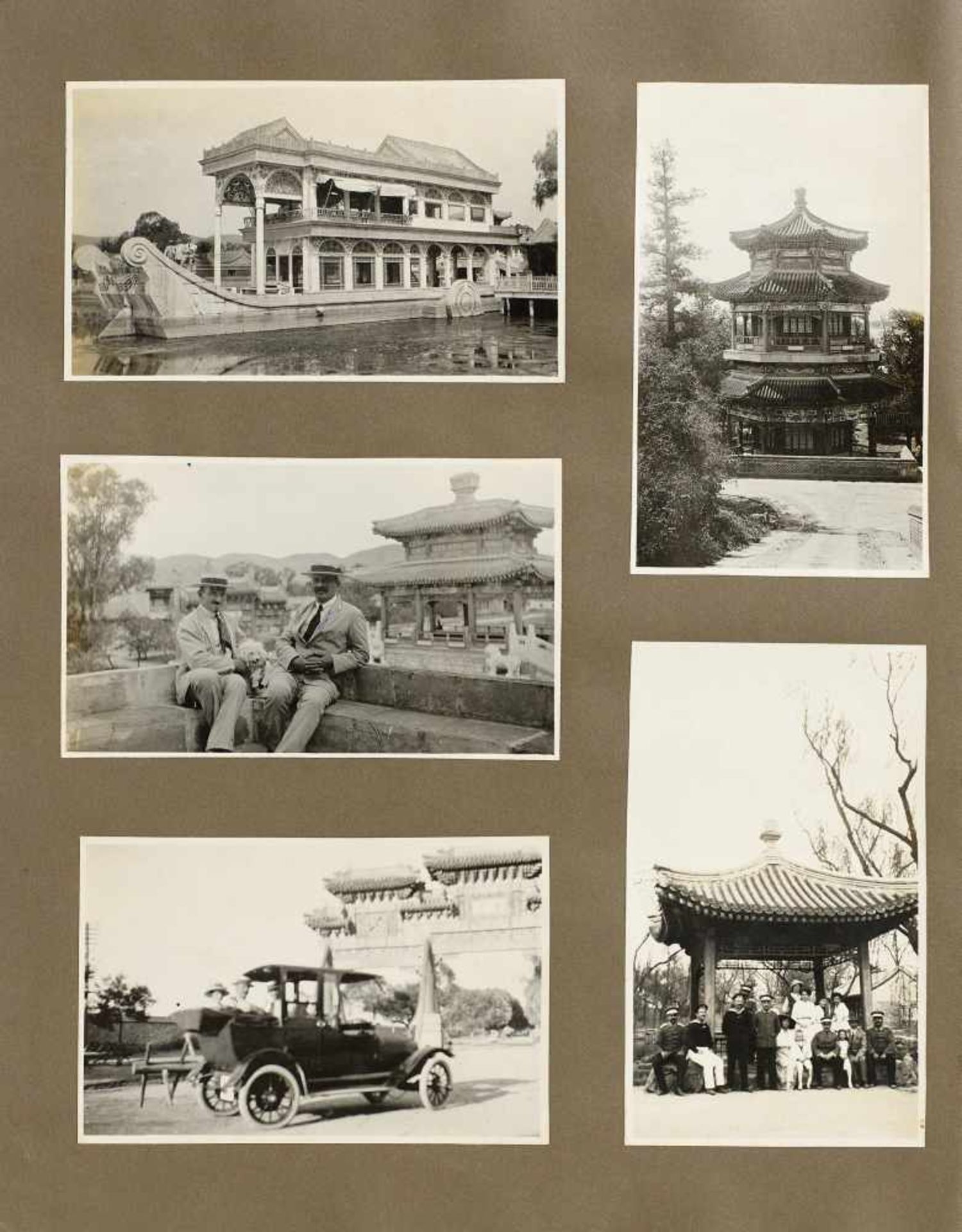 FOTOALBUM ZUR DEUTSCHEN MARINE UND DEM LEBEN IN DER DEUTSCHEN KOLONIE. China. Um 1900. Grünes - Bild 2 aus 18