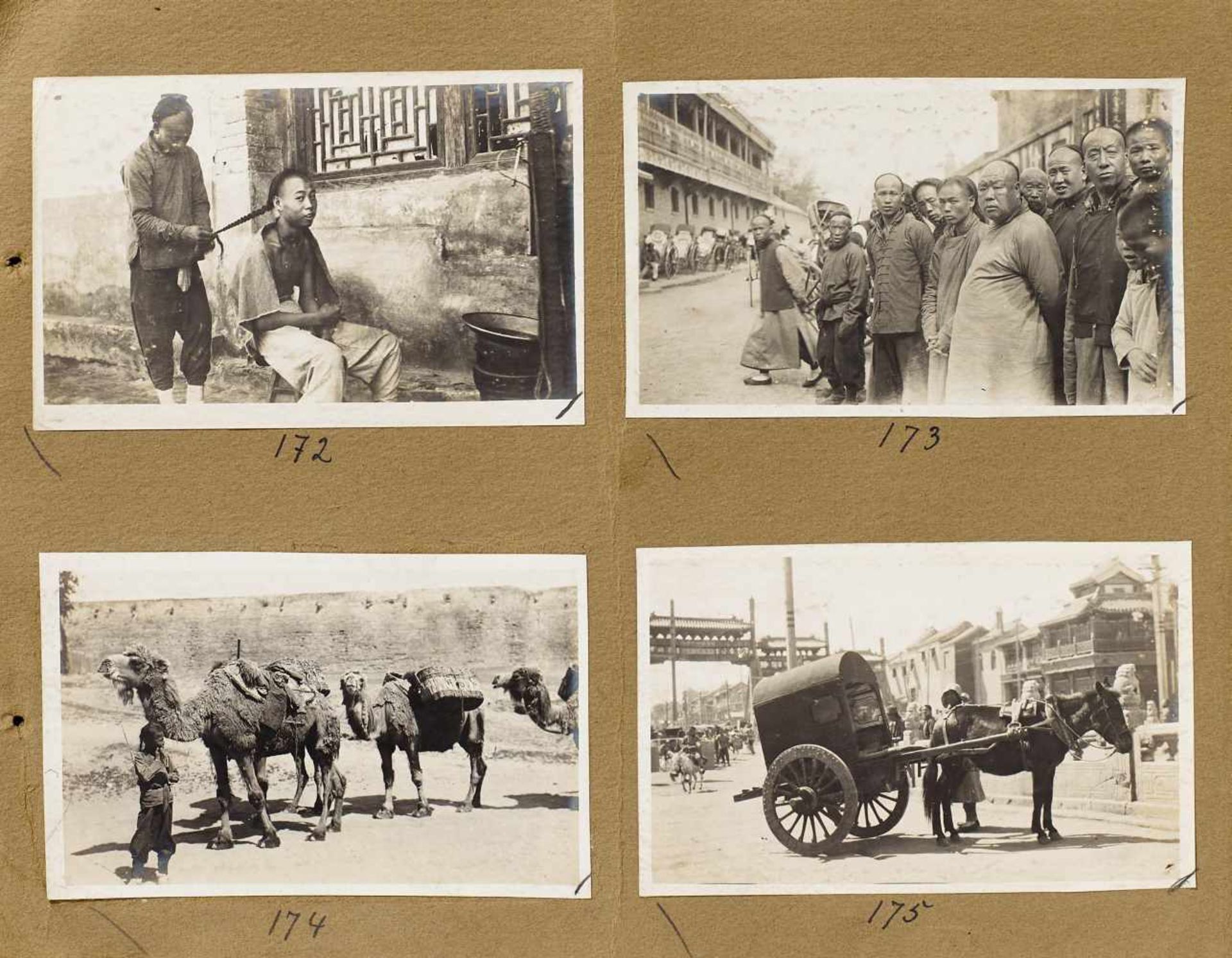 GROßES FOTOALBUM "TYPE AND STREET SCENES". China. Um 1900. Braunes Album mit 103 Fotos in - Bild 3 aus 26