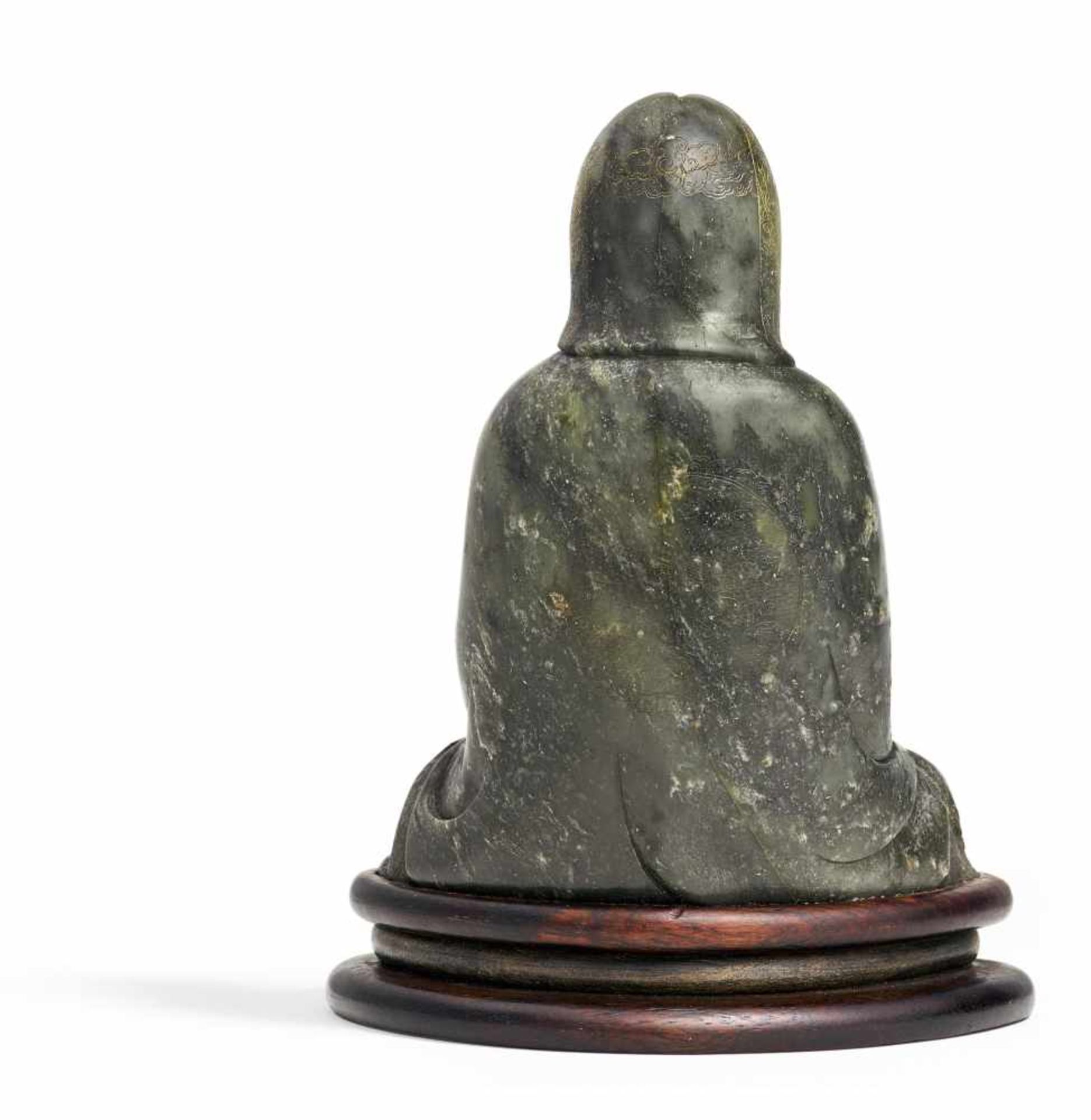 AUßERGEWÖHNLICHE FIGUR DES BODHIDHARMA. China. Qing-Dynastie. Vermutlich Qianlong-Zeit (1735-96). - Bild 2 aus 2