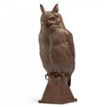 BOETTGER STONEWARE FIGURE OF A LARGE EAGLE OWL. Meissen. 1924-1934. Model E. Hösel 1928. Böttger