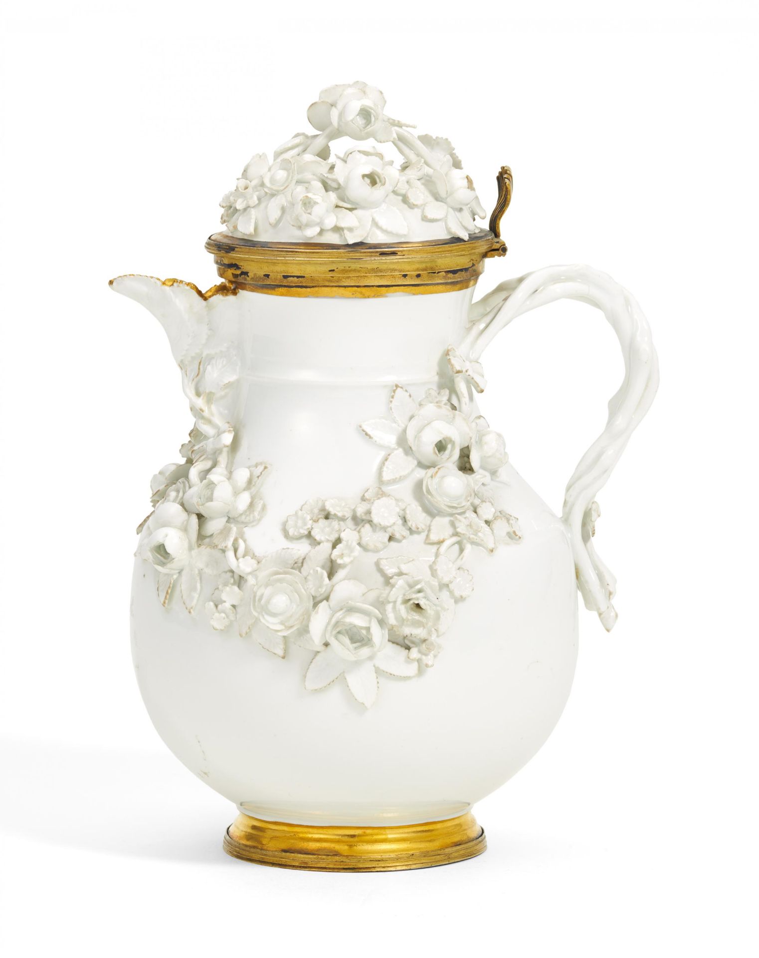 PORCELAIN COFFEE POT FROM THE BREAKFAST SERVICE OF MARIA-JOSEPHA OF SAXONY AND POLAND (1699-1757).