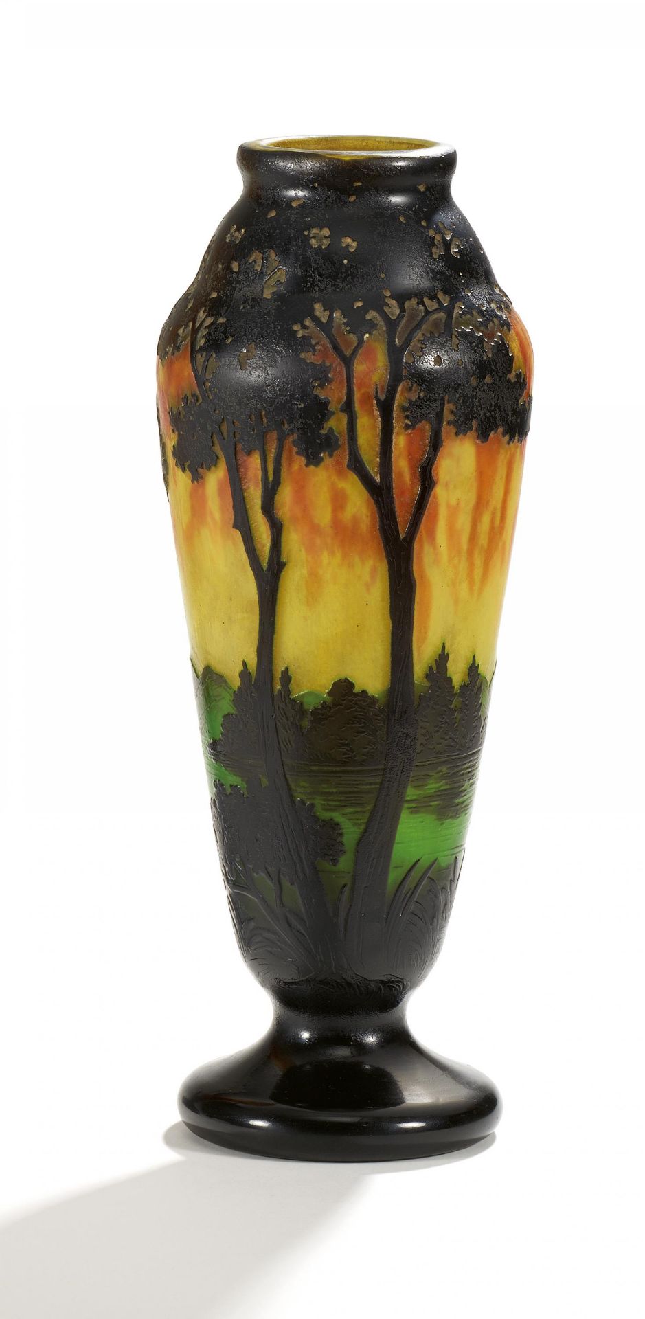 CLUB-SHAPED GLASS VASE WITH EVENING LANDSCAPE. Daum Frères. Nancy. Ca. 1918-25. Acromatic glass with