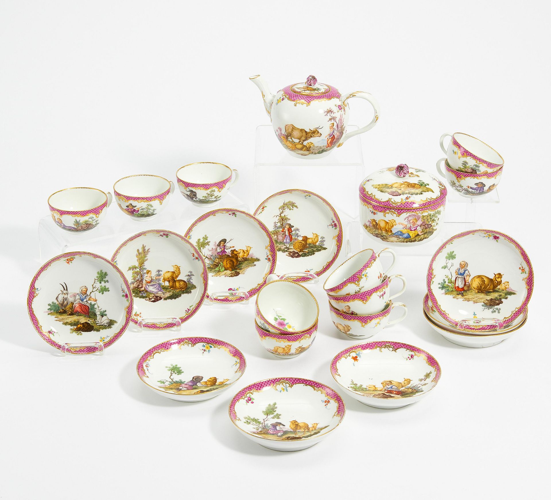 PORCELAIN TEA SERVICE WITH BUCOLIC SCENES. Meissen. 1763-1774. Porcelain, decorated in colours and