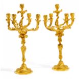 PAIR OF GILDED BRONZE CANDELABRAS STYLE LOUIS XV. Paris. End of the 19th century. Gilded bronze.