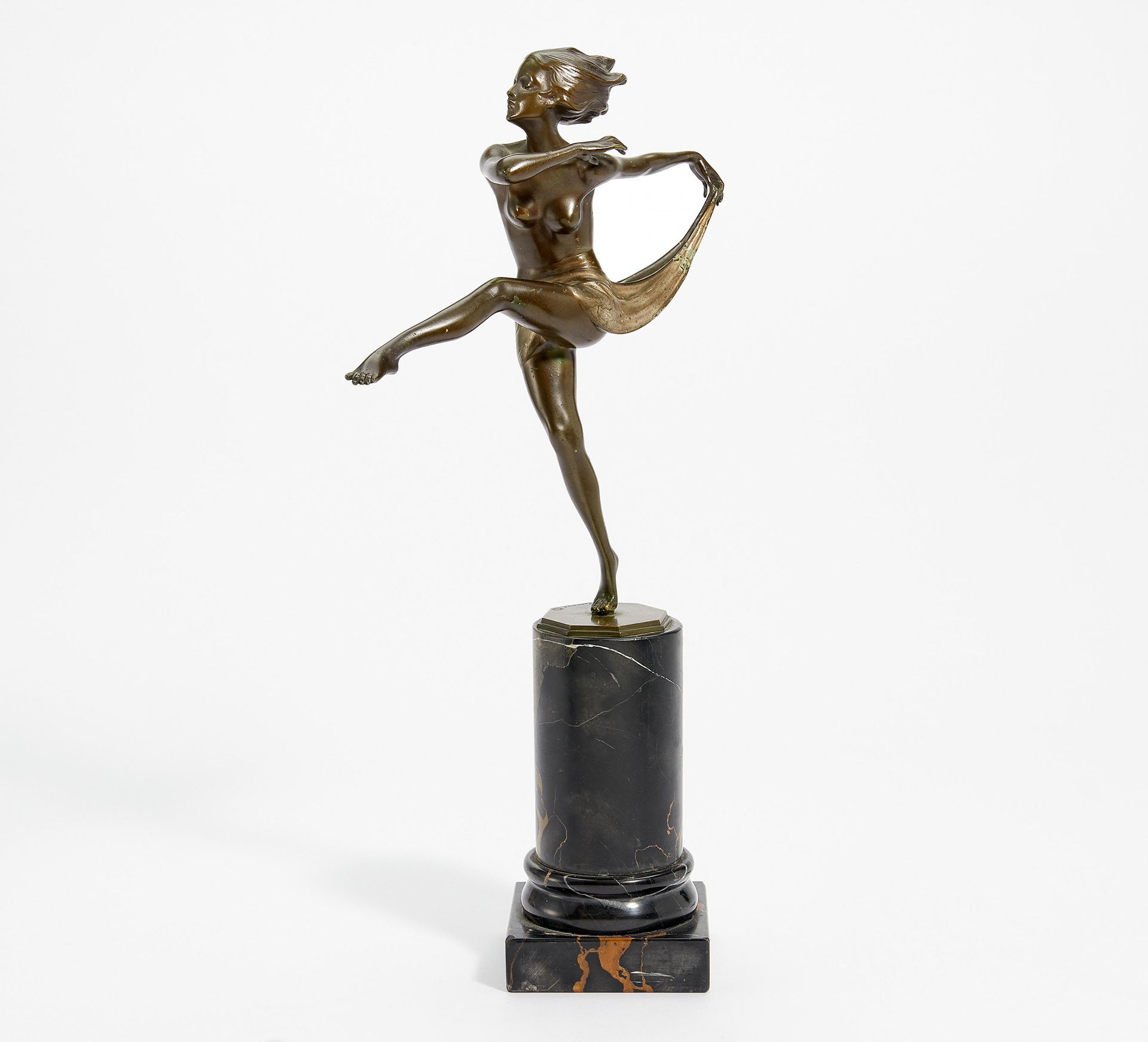 BRONZE FIGURINE OF A DANCING WOMAN. Lorenzl, Josef. 1892 Österreich - 1950. Um 1920er Jahre. Bronze,