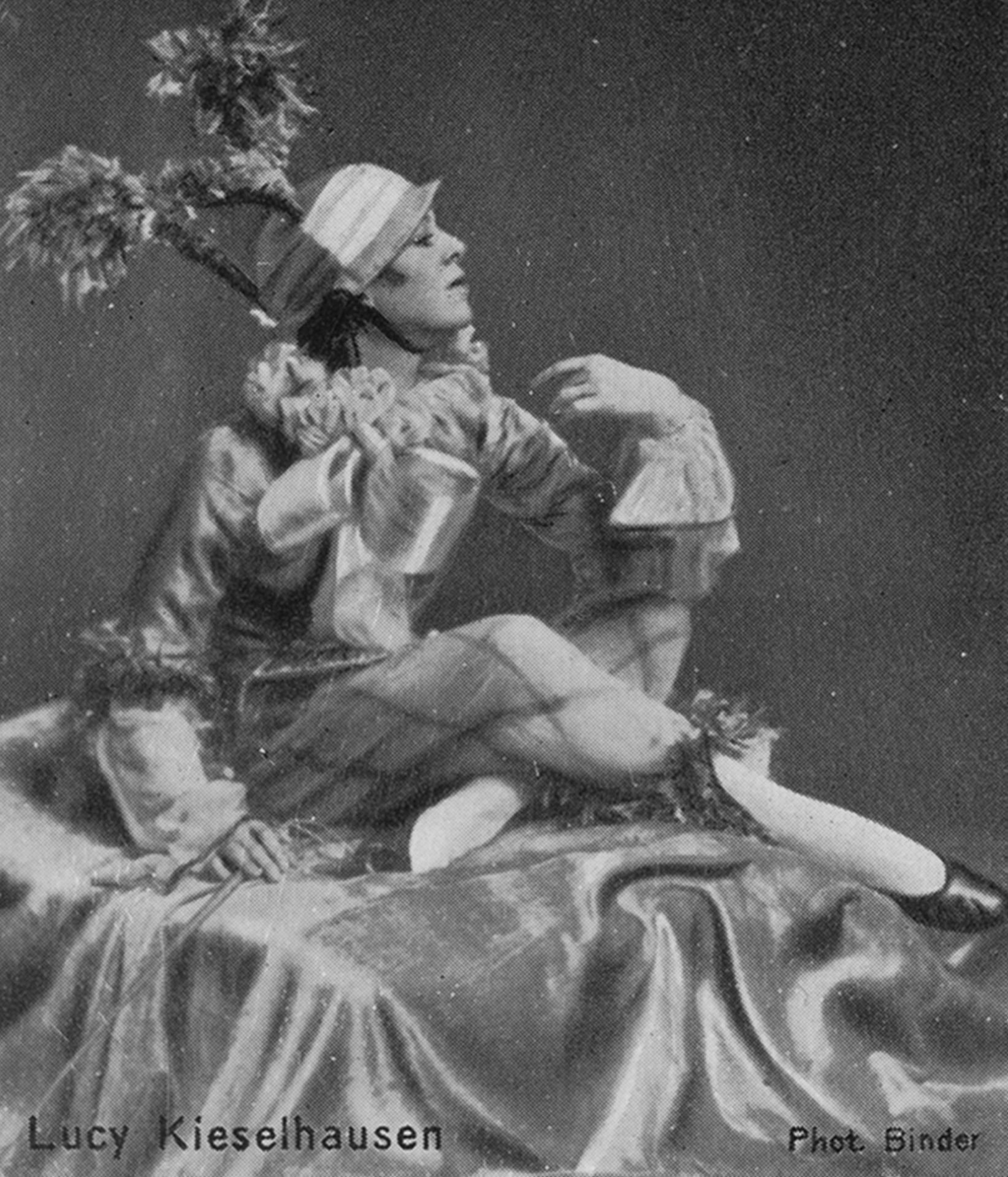 CERAMIC FIGURINE "DANCE OF VANITY". Goldscheider, Friedrich. Vienna. Execution. Design Josef - Bild 2 aus 4