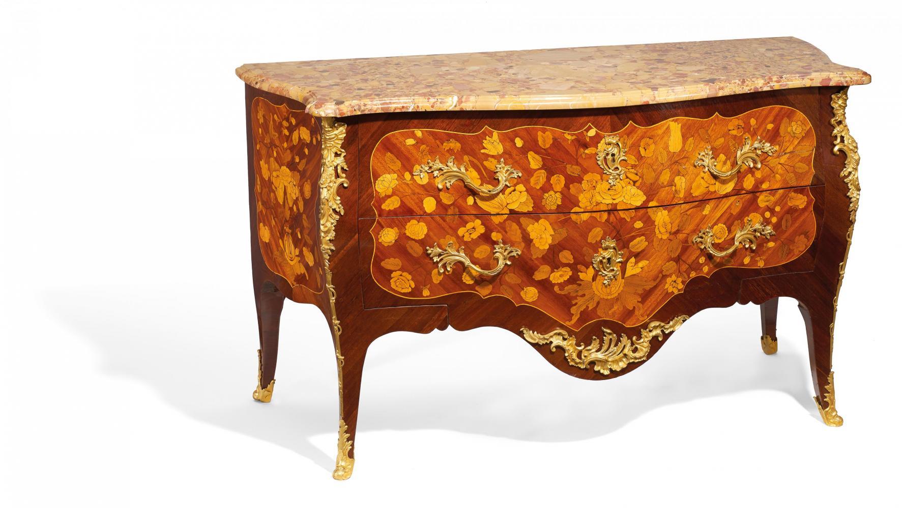 GILT-BRONZE MOUNTED KINGWOOD COMMODE LOUIS XV WITH MARBLE TOP. Paris. Ca. 1750. Mathieu Criaerd.