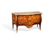 GILT-BRONZE MOUNTED KINGWOOD COMMODE LOUIS XV WITH MARBLE TOP. Paris. Ca. 1750. Mathieu Criaerd.