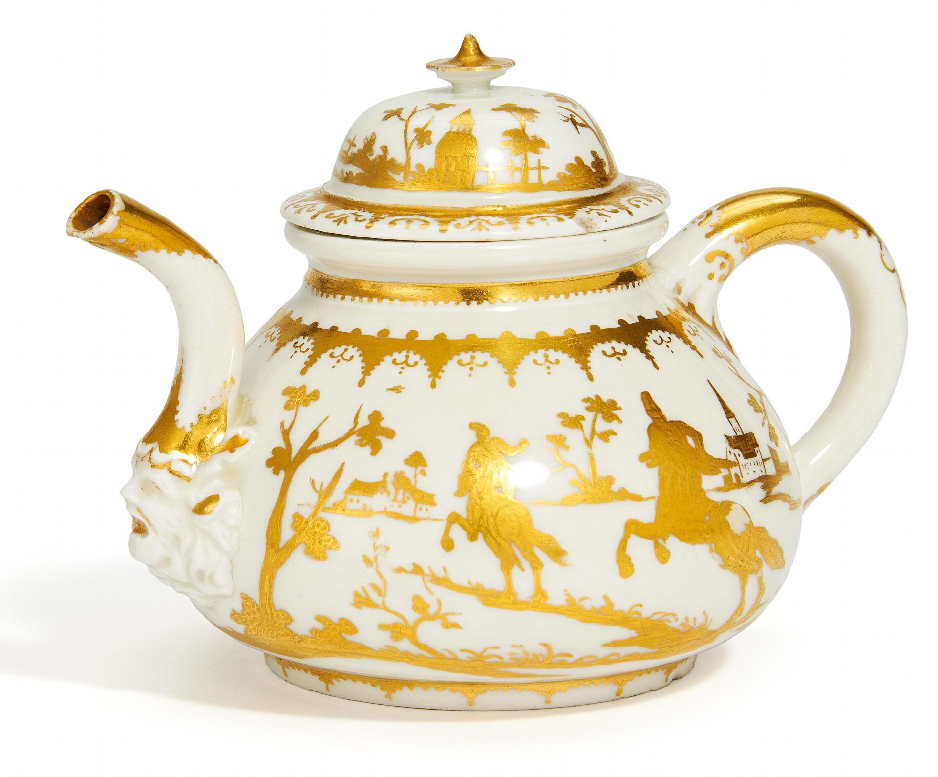 PORCELAIN TEAPOT WITH ETCHED GOLD DECOR. Meissen. Ca. 1720/25. Decor Augsburg, Seuter-Werkstatt.