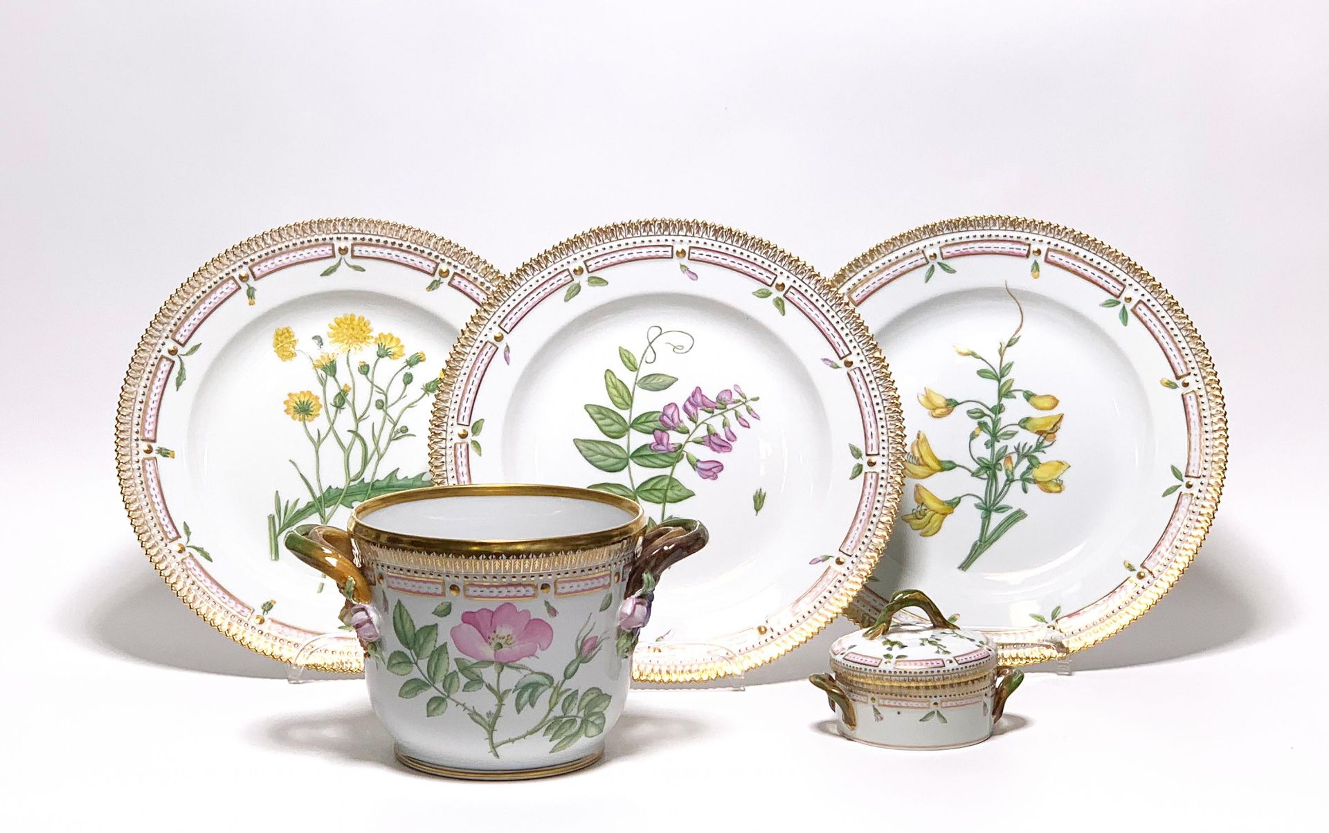 5 PORCELAIN PIECES FROM THE SERVICE "FLORA DANICA". Royal Copenhagen. 1953-1983. Model J. C.