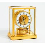 "ATMOS CLASSIQUE" WITH BRASS CASING. Jaeger LeCoultre. Messing, Glas u.a. 22,5x19x15,5cm. Bez.