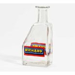 Hamilton, RichardLondon 1922 - 2011Carafe. 1978. Glas, mit Emaille-Farbe bemalt. 20 x 9,5 x 6cm.
