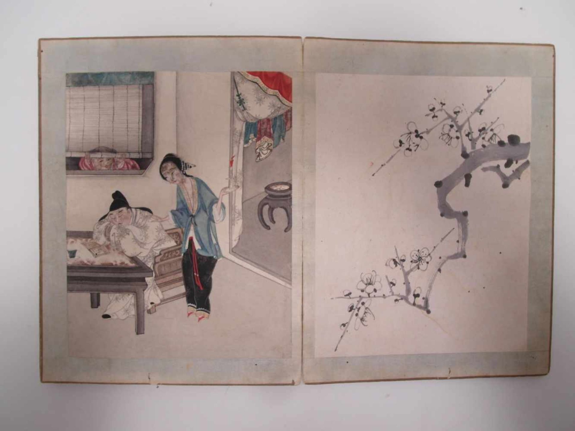 FANFOLD BOOK WITH 18 EROTIC AND 18 BLACK INK PAINTINGS. China. Qing dynasty. 18th/19th c. Ink, - Bild 16 aus 17