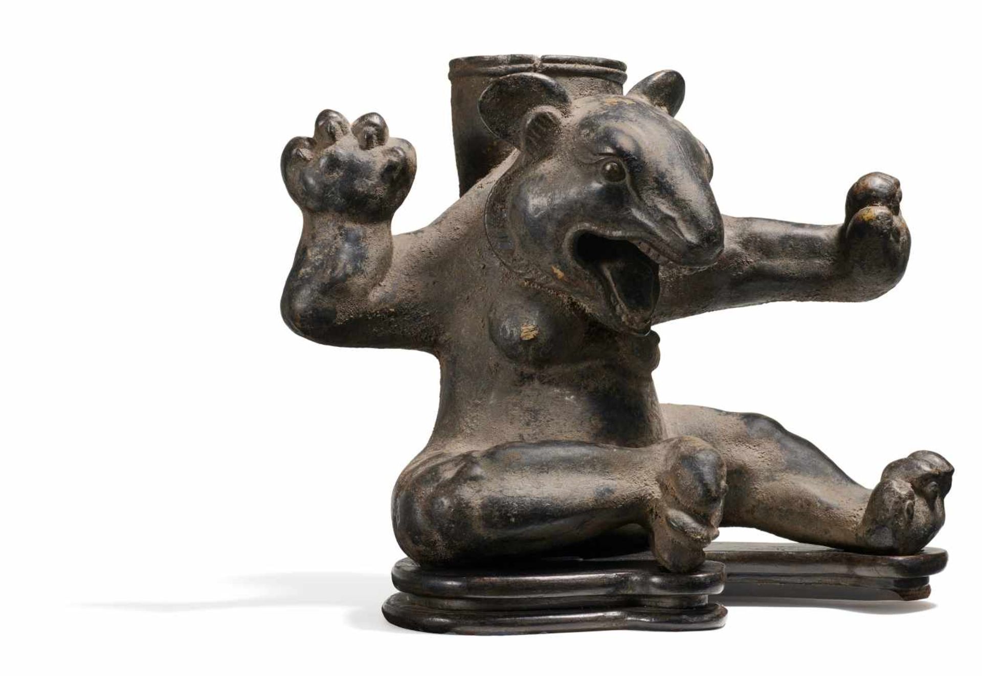 RARE DANCING BEAR AS A SUPPORT. China. In the style of the Han dynasty, but later. Bronze with