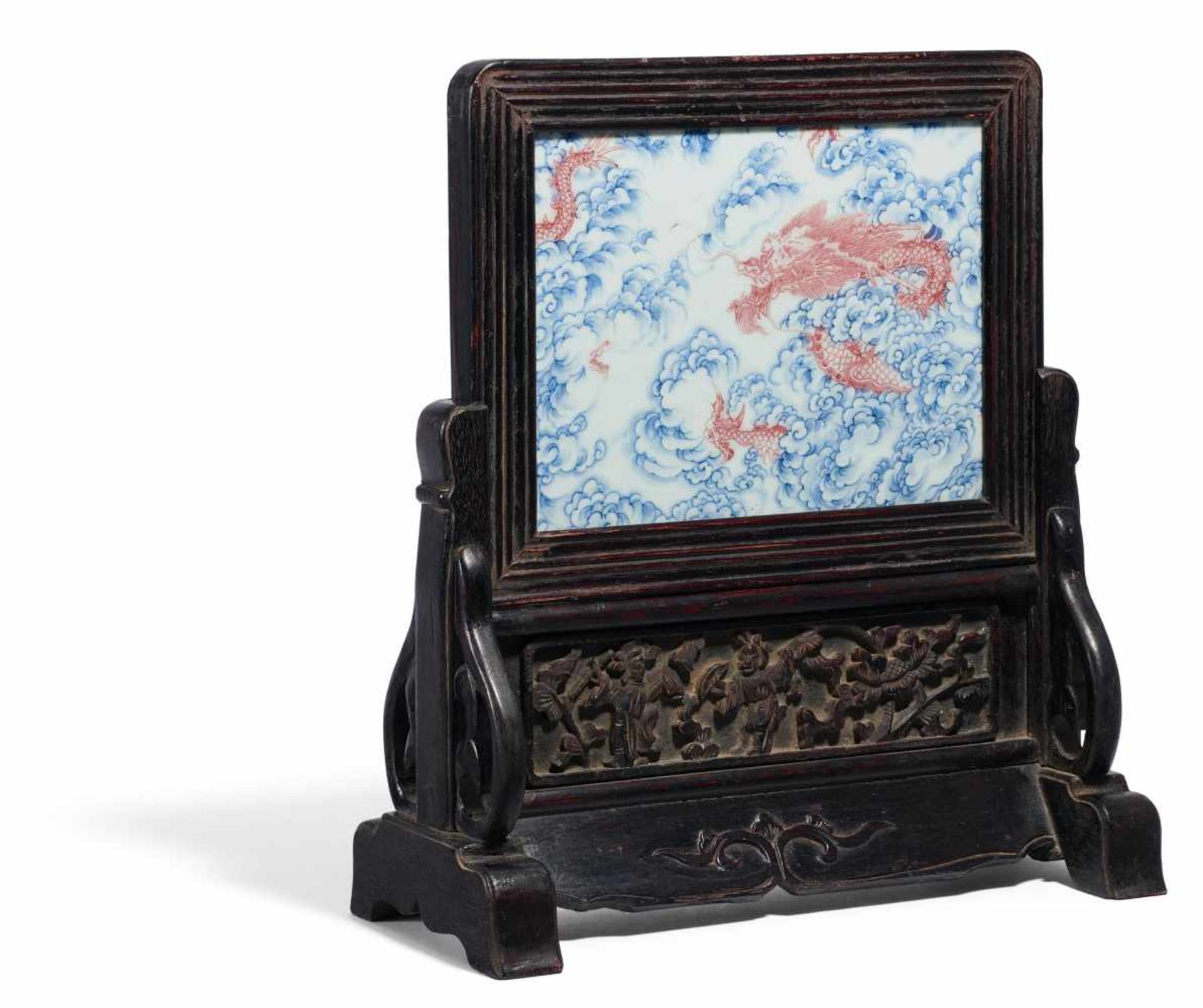 TABLE SCREEN WITH DRAGON AND CLOUDS. China. Qing dynasty. Guangxu period (1875-1908). Porcelain