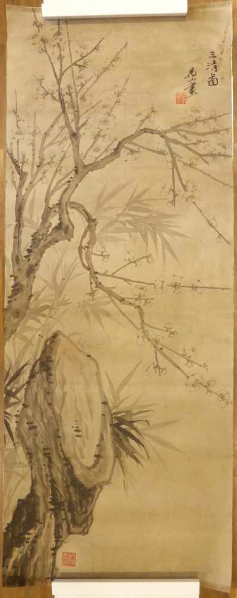 TWO INK PAINTINGS WITH PLUMS. China. 19th/20th c. Ink on paper resp. silk. a) Flowering plums. - Image 2 of 2