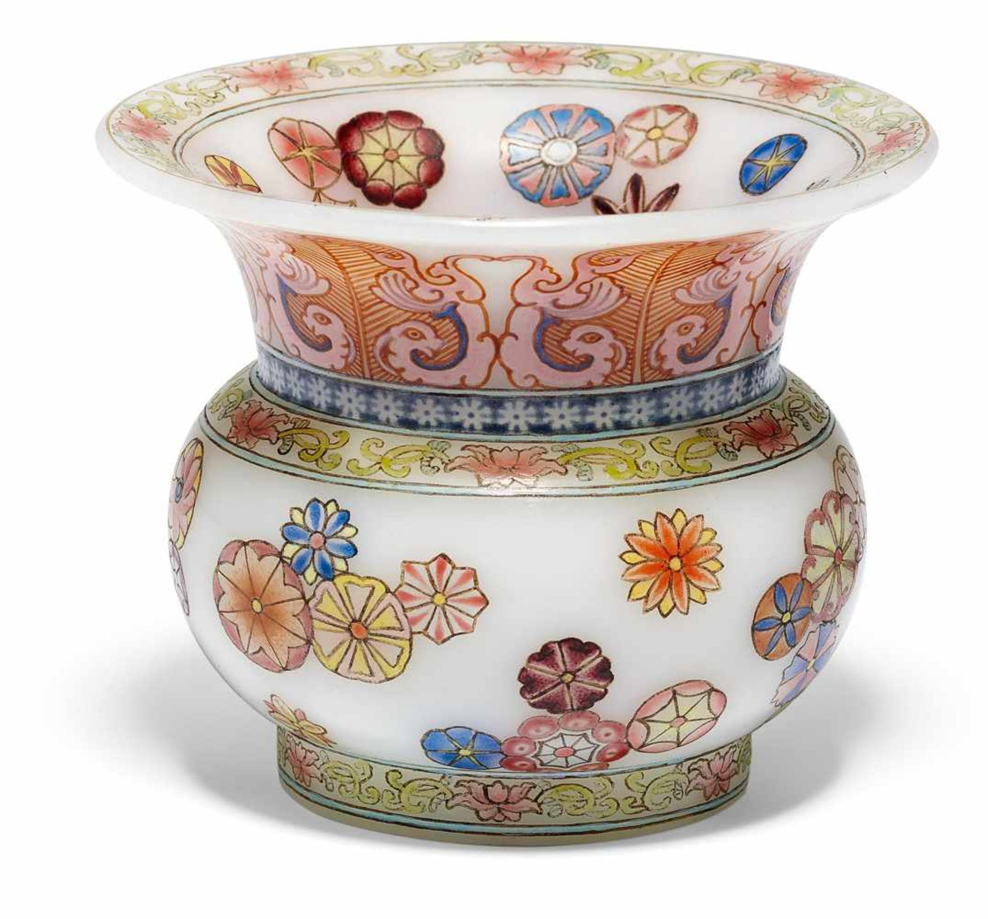 IMPORTANT SMALL SPITTOON WITH MEDALLION DECOR. China. Milky glass painted with enamel (falang). A